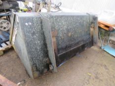 TELEHANDLER TYPE LOADER BUCKET. 1.83M / 6FT WIDTH APPROX. THIS LOT IS SOLD UNDER THE AUCTIONEERS