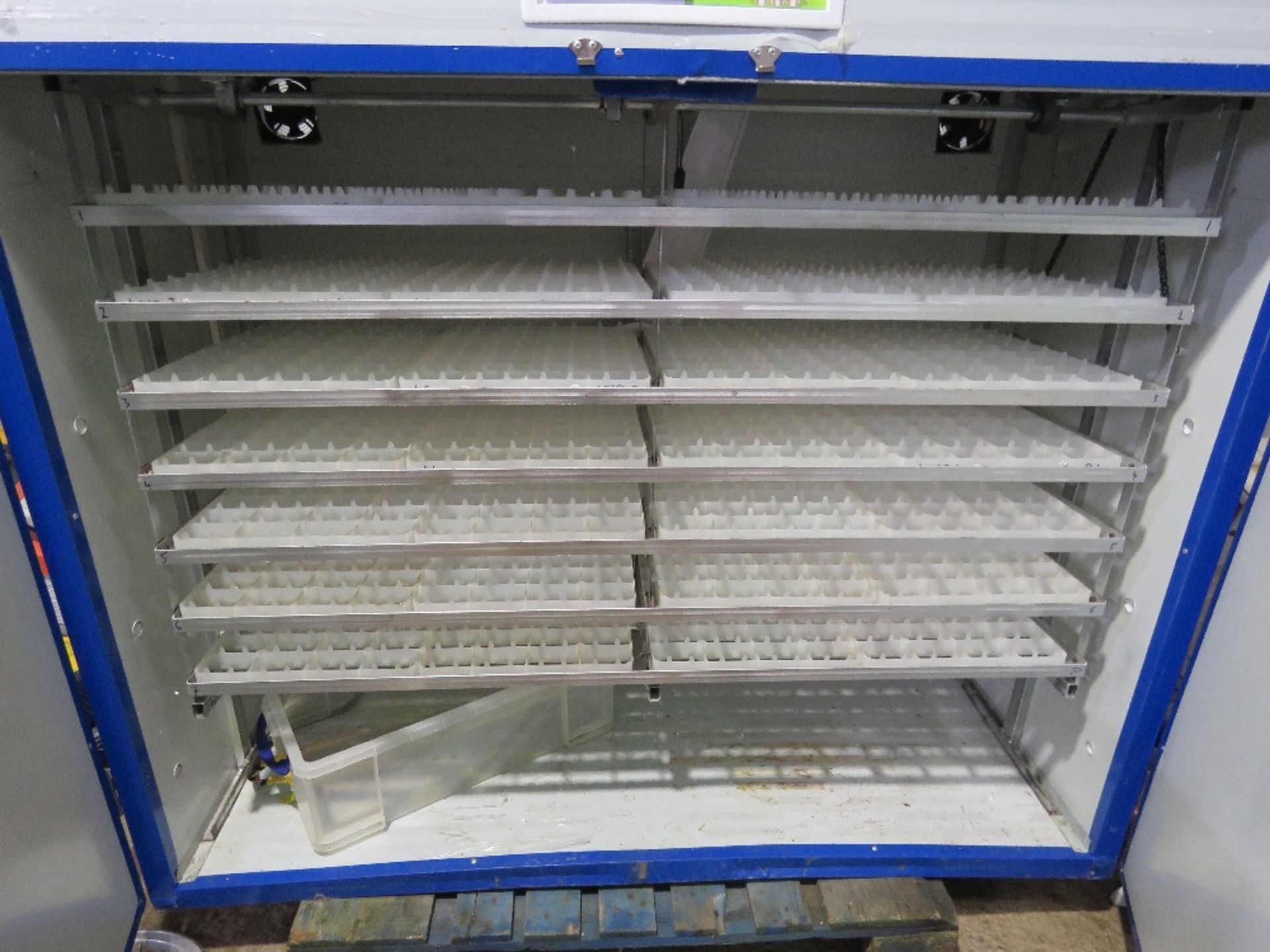 2 DOOR LARGE SIZED EGG INCUBATOR UNIT, 240VOLT POWERED, DIRECT FROM LOCAL POULTRY FARM BEING SURPLUS - Image 6 of 7