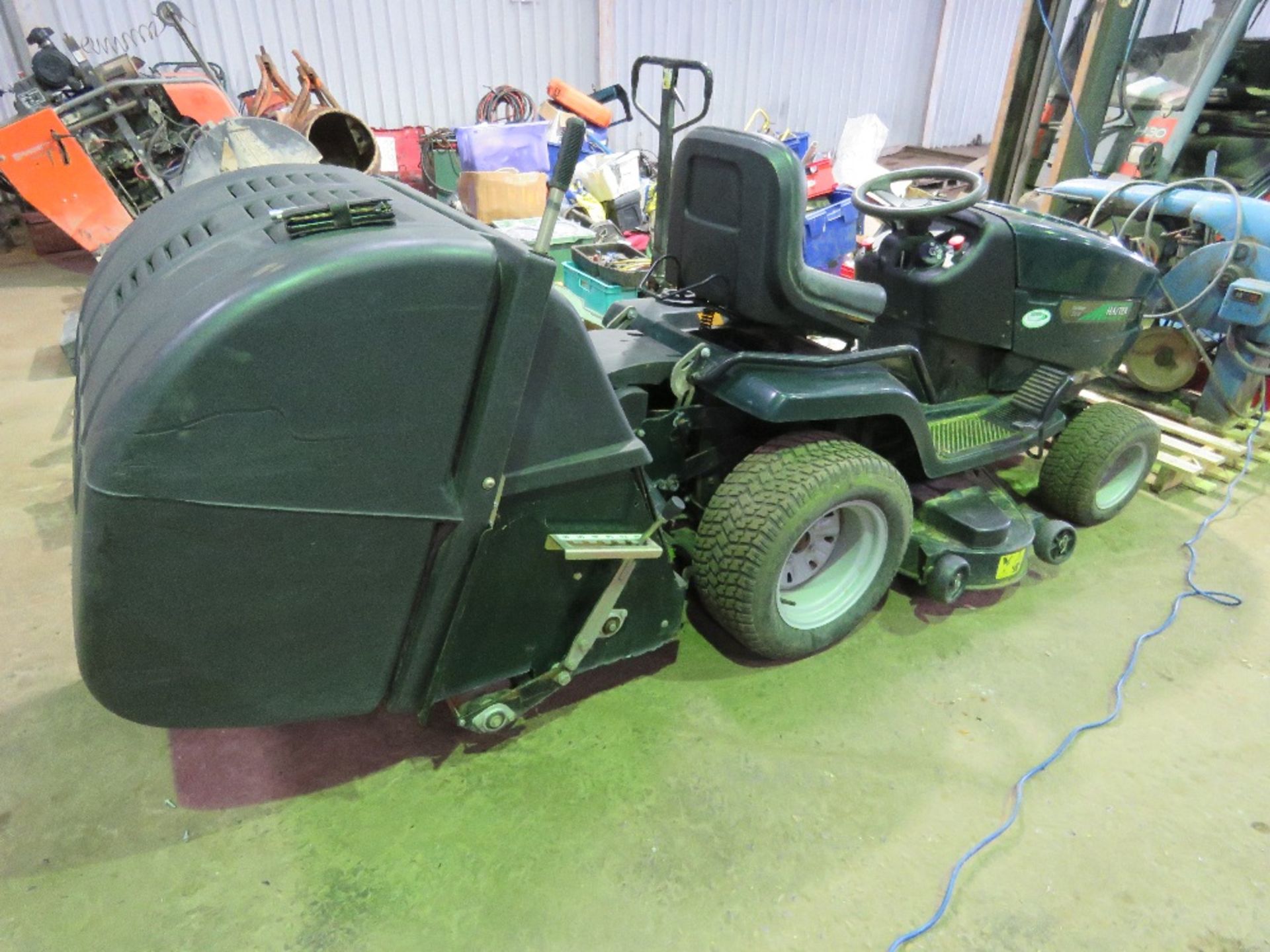 HAYTER ST42 RIDE ON LAWNMOWER WITH POWER COLLECTOR, HYDRASTATIC DRIVE. WHNE TESTED WAS SEEN TO START - Image 2 of 7