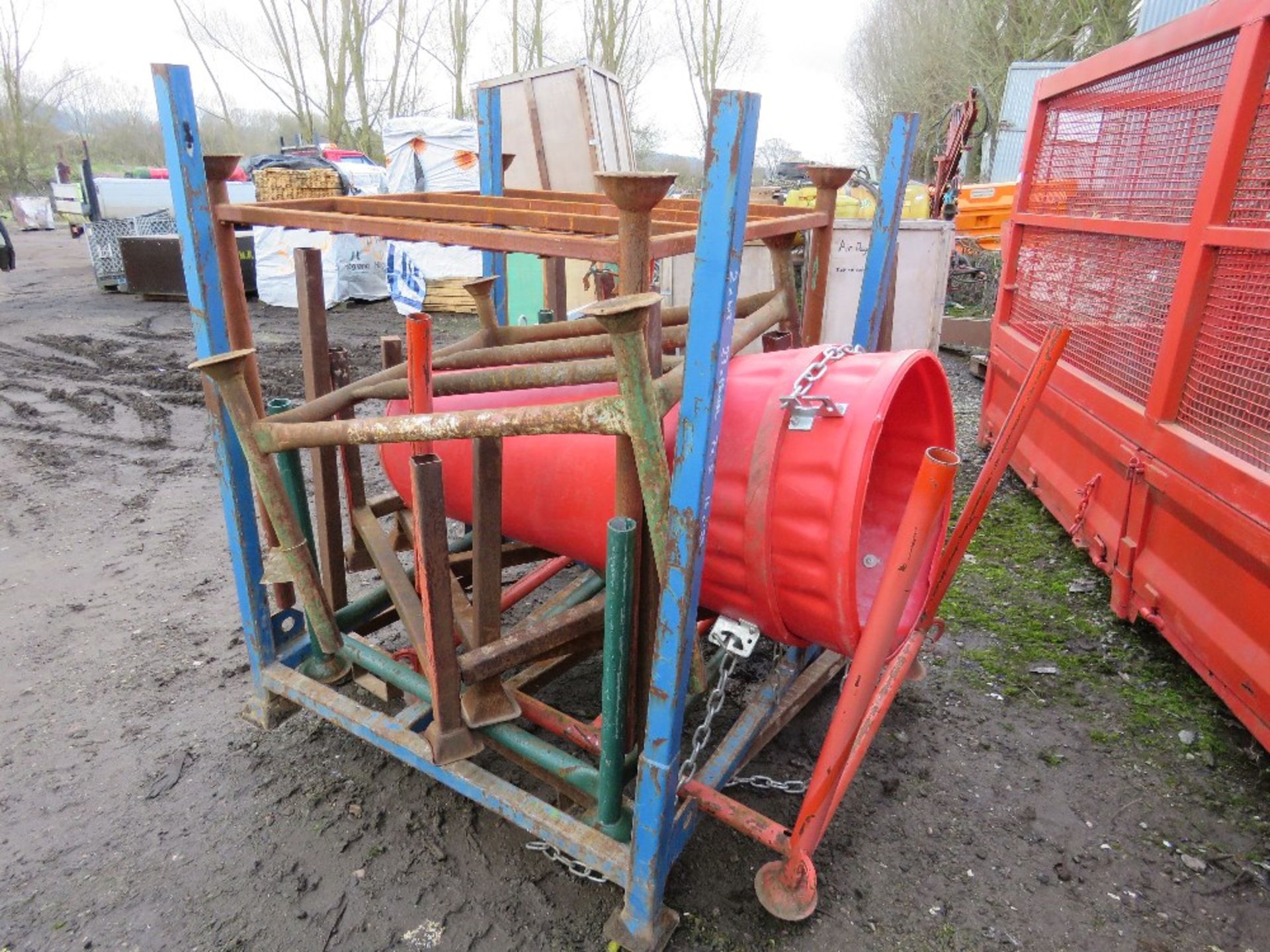 8 X METAL STILLAGE FRAMES PLUS 2 X RUBBISH CHUTE SECTIONS. THIS LOT IS SOLD UNDER THE AUCTIONEERS - Image 2 of 4