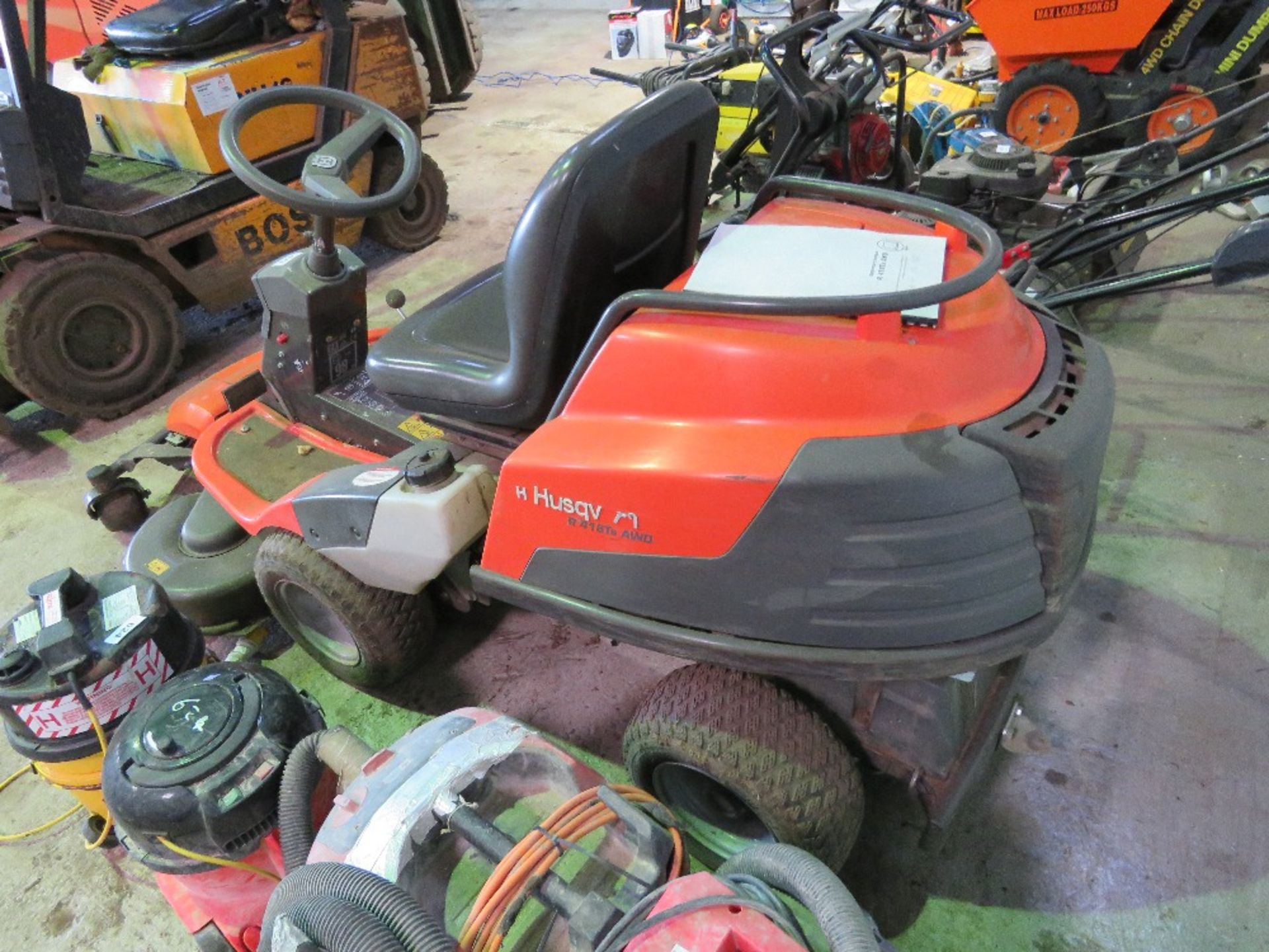 HUSQVARNA R418TS AWD RIDE ON MOWER WITH COMBI 112 FRONT DECK. HYDRAULIC LIFT DECK. 308 REC HOURS, YE - Image 3 of 10