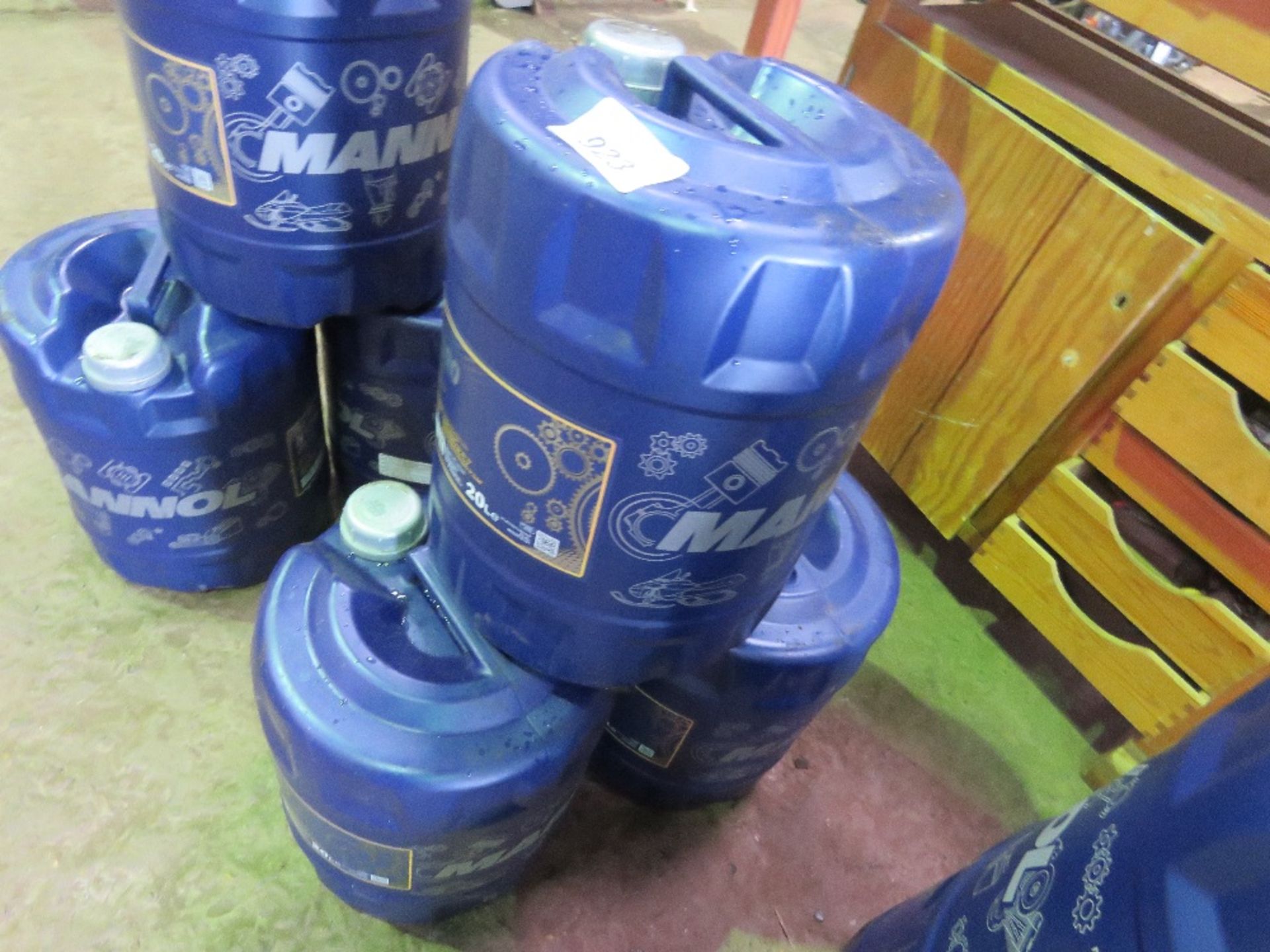 3 X DRUMS OF HYDRO ISO46 HYDRAULIC OIL, 20 LITRES PER DRUM. THIS LOT IS SOLD UNDER THE AUCTIO