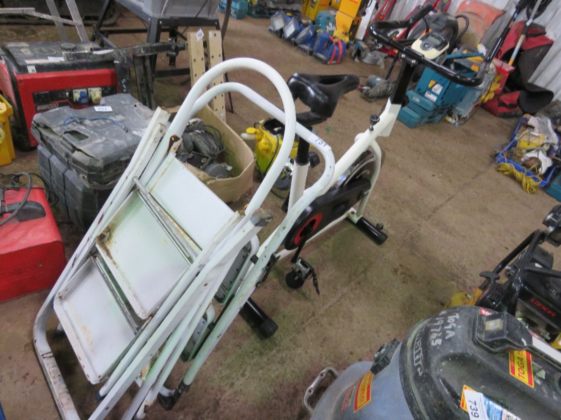 3NO MINI STEP LADDERS PLUS A FITNESS BIKE. THIS LOT IS SOLD UNDER THE AUCTIONEERS MARGIN SCHEME, T - Image 4 of 9