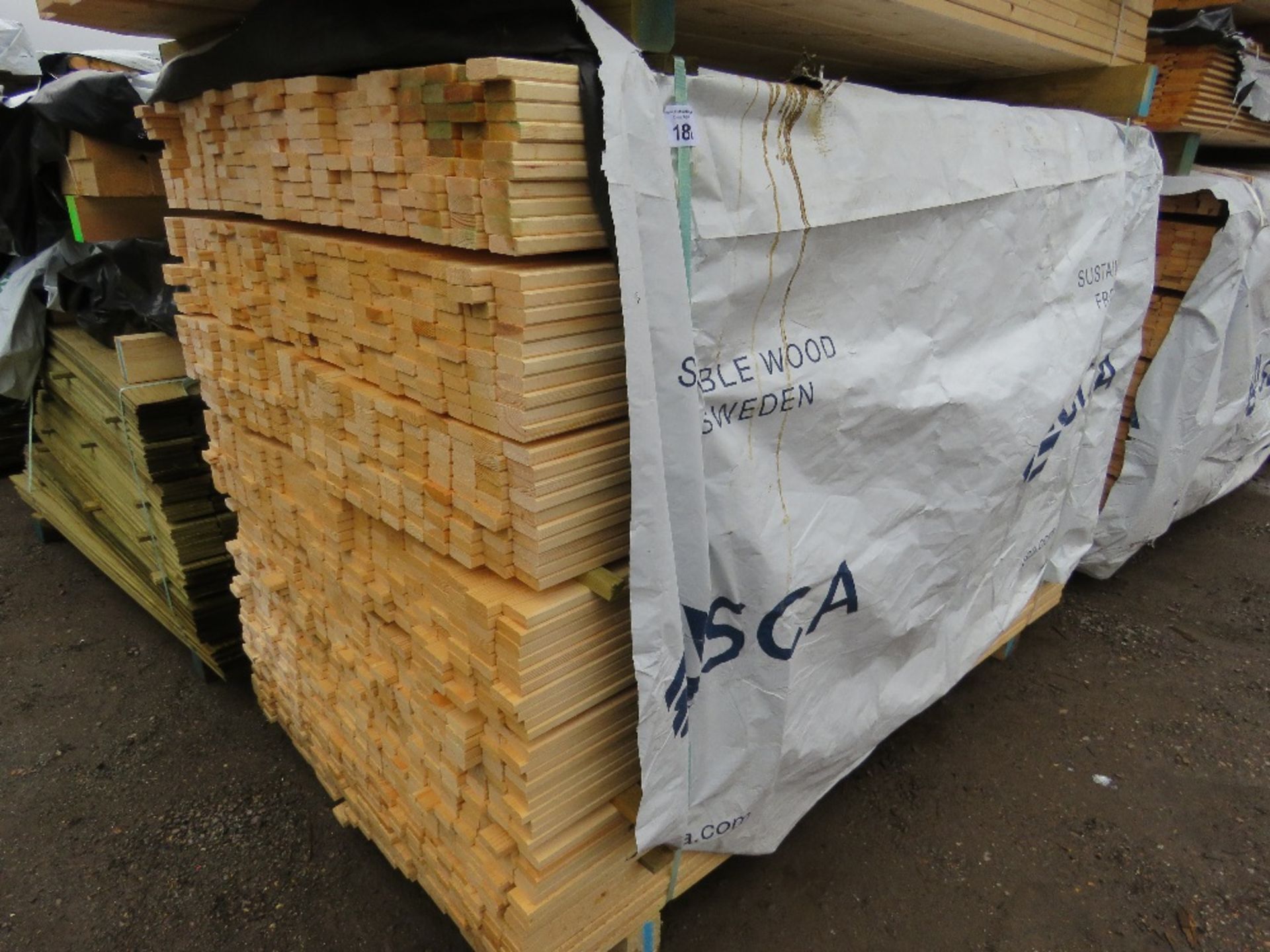 EXTRA LARGE PACK OF UNTREATED VENETIAN TIMBER FENCING SLATS/TRELLIS SLATS: 45MM X 17MM @ 1.8M LENGTH