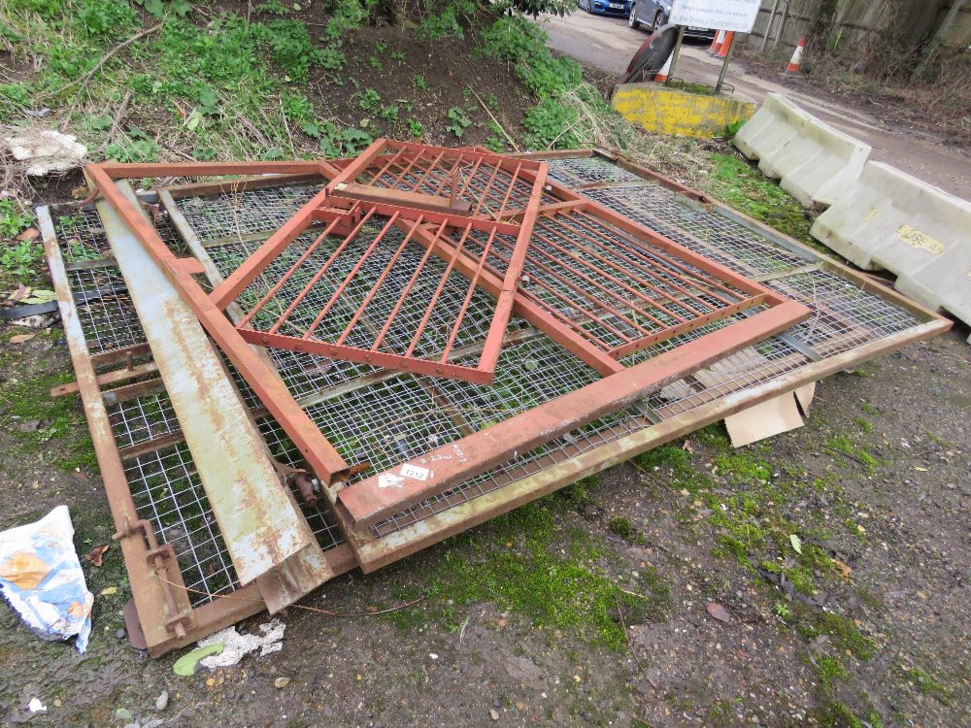 PAIR OF MESH COVERED SITE GATES, 2.5M HEIGHT X 2.9M WIDTH EACH APPROX PLUS ANOTHER SMALL GATE AND FR