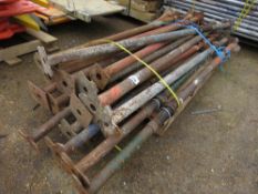 QUANTITY OF ACROW TYPE SUPPORT PROPS, 18NO IN TOTAL APPROX. THIS LOT IS SOLD UNDER THE AUCTIONEE