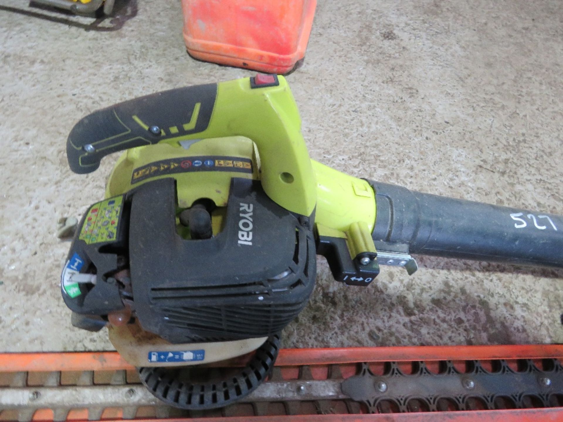 HEDGE CUTTER AND HAND HELD BLOWER. - Image 3 of 5