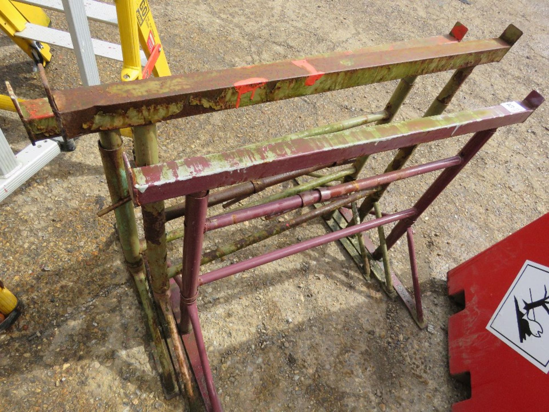 3 X BUILDER'S TRESTLE STANDS. THIS LOT IS SOLD UNDER THE AUCTIONEERS MARGIN SCHEME, THEREFORE NO - Image 2 of 2