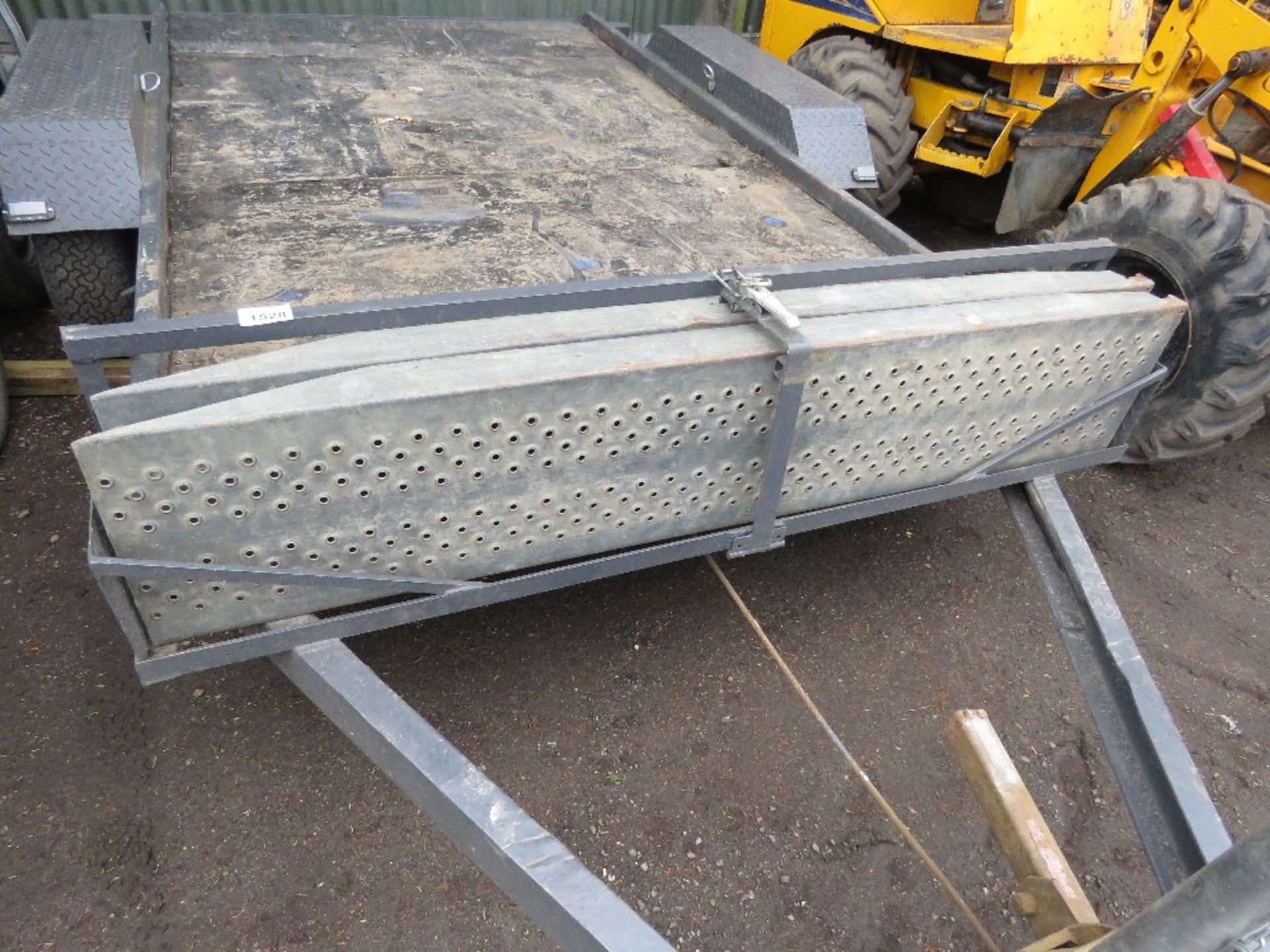HEAVY DUTY TWIN AXLED PLANT TRAILER: 1.7M X 3M BED APPROX PLUS RAMP STORAGE FRAME ON THE FRONT. 1.7M - Image 5 of 13