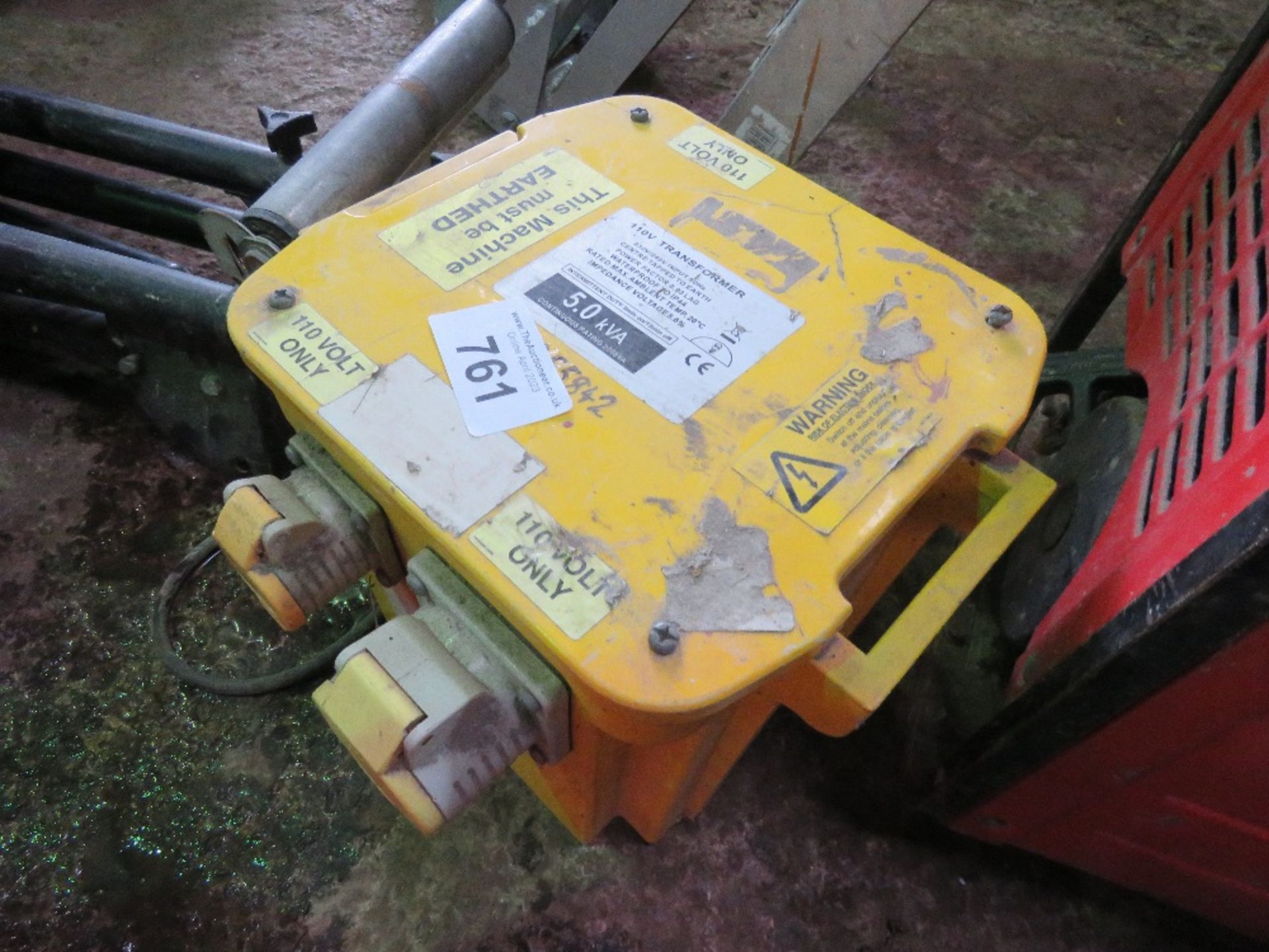 110VOLT LARGE SIZED TRANSFORMER UNIT. OWNER RETIRING AND EMMIGRATING. THIS LOT IS SOLD UNDER THE A - Image 2 of 3