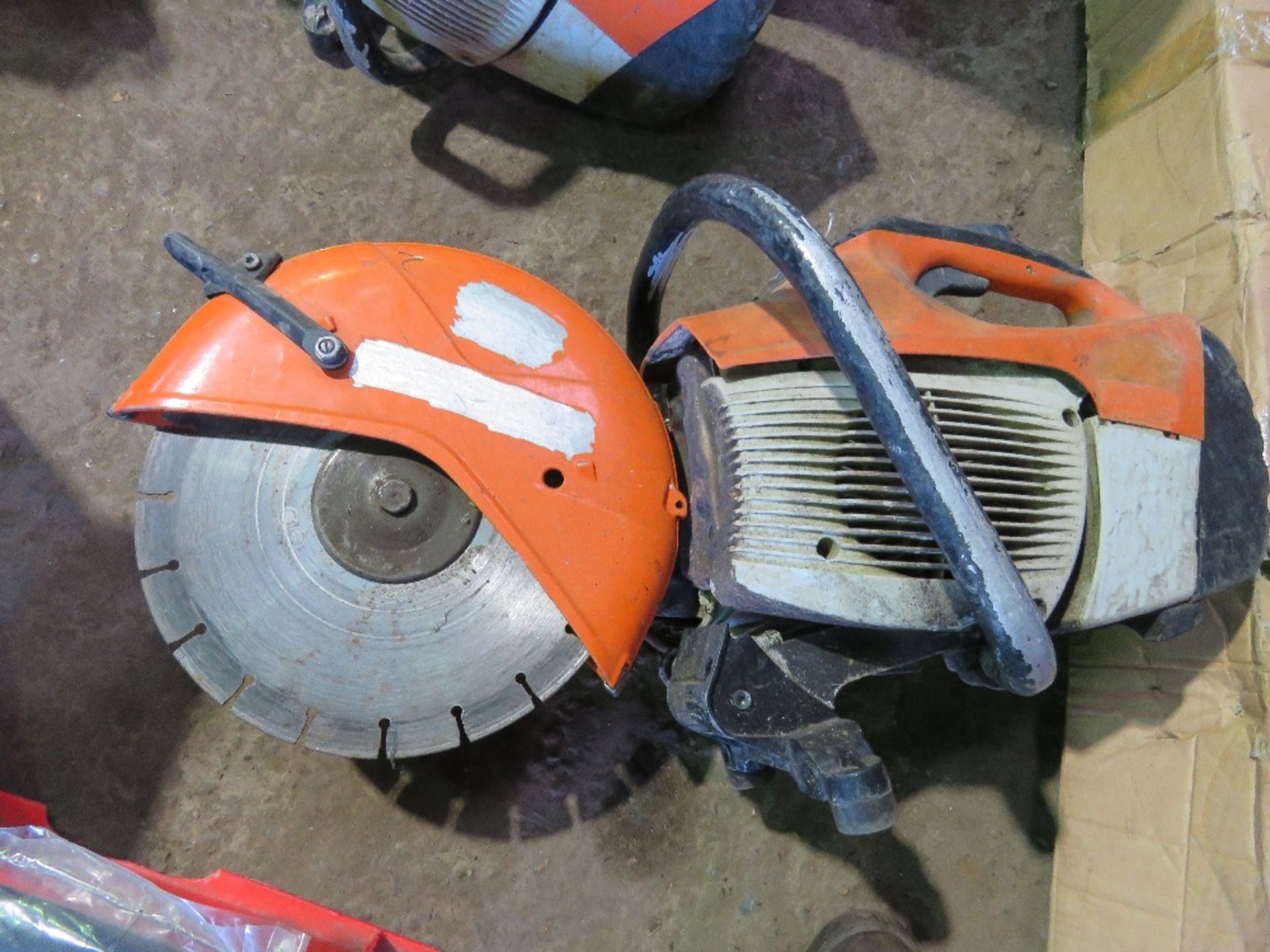 STIHL TS410 TYPE PETROL CUT OFF SAW. THIS LOT IS SOLD UNDER THE AUCTIONEERS MARGIN SCHEME, THEREF