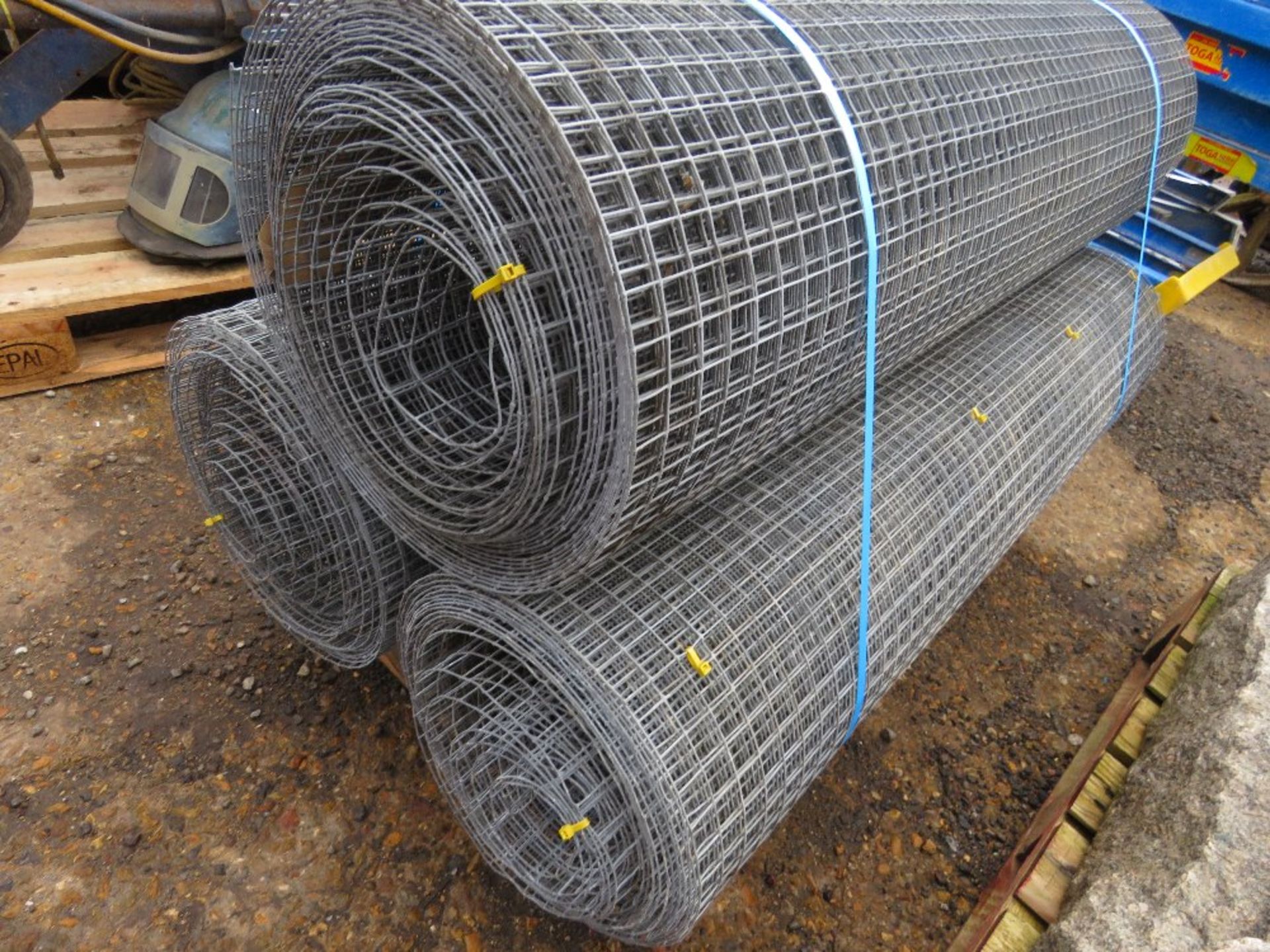 3 X ROLLS OF GALVANISED WELDMESH WIRE FENCING, 25MM SQUARES, 4FT HEIGHT APPROX. - Image 2 of 4