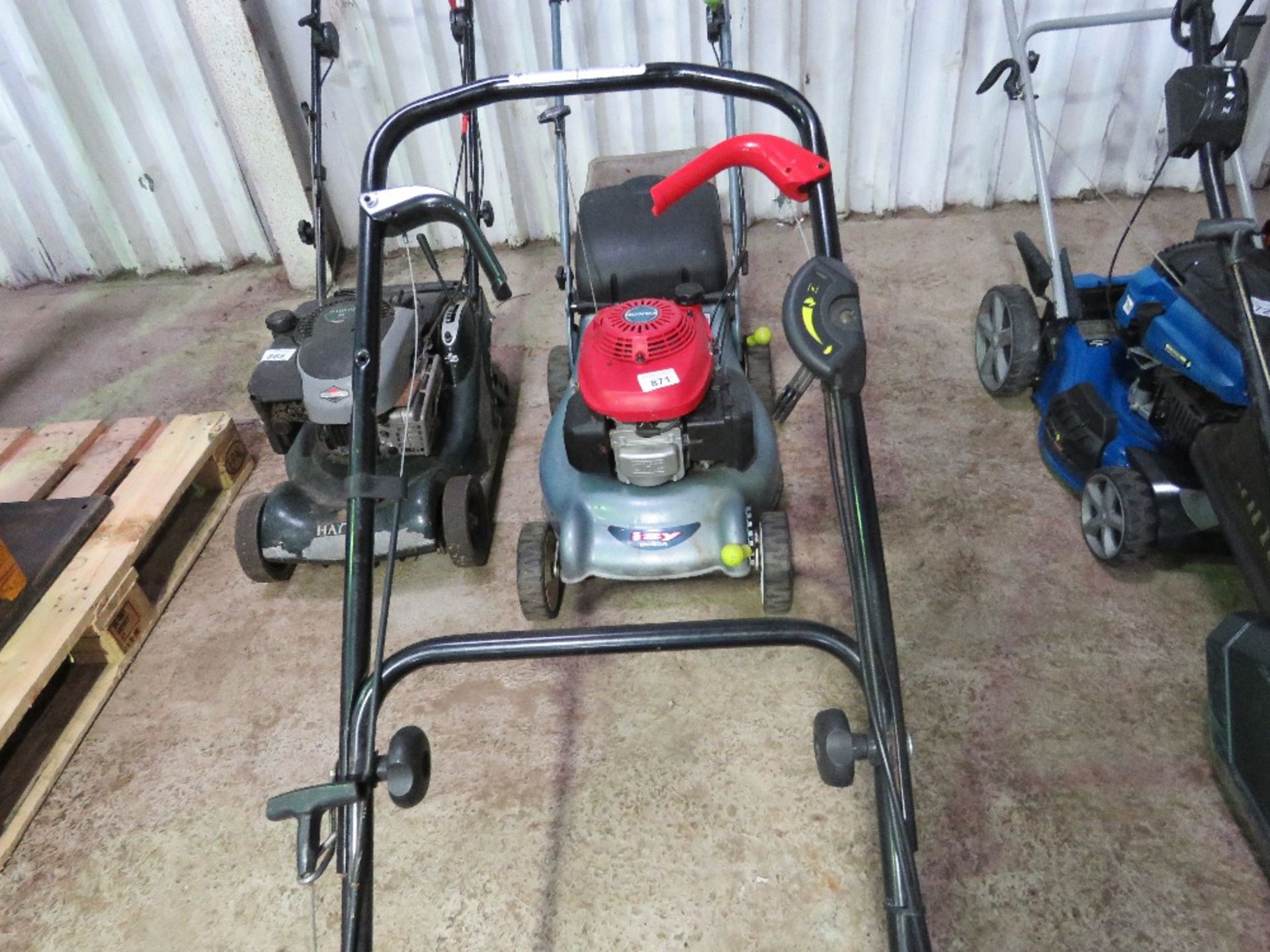 MOUNTFIELD SP454 PETROL ENGINED LAWN MOWER, NO COLLECTOR. THIS LOT IS SOLD UNDER THE AUCTIONEERS - Image 3 of 3