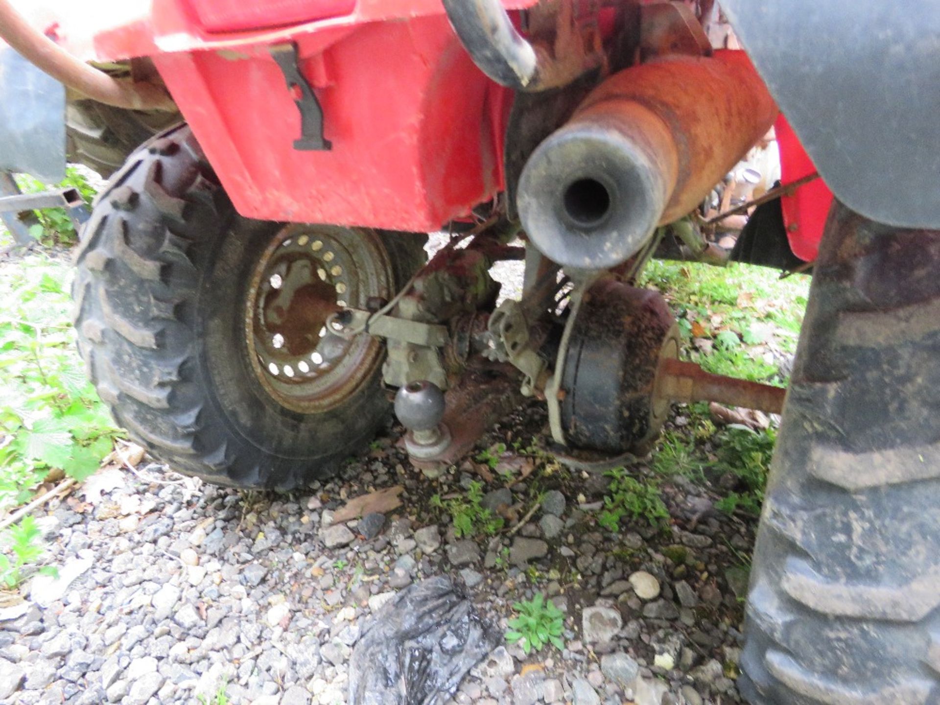 HONDA BIG RED 4WD PETROL ENGINED QUAD BIKE. WHEN TESTED WAS SEEN TO DRIVE, STEER AND BRAKE SOURCED F - Image 5 of 9