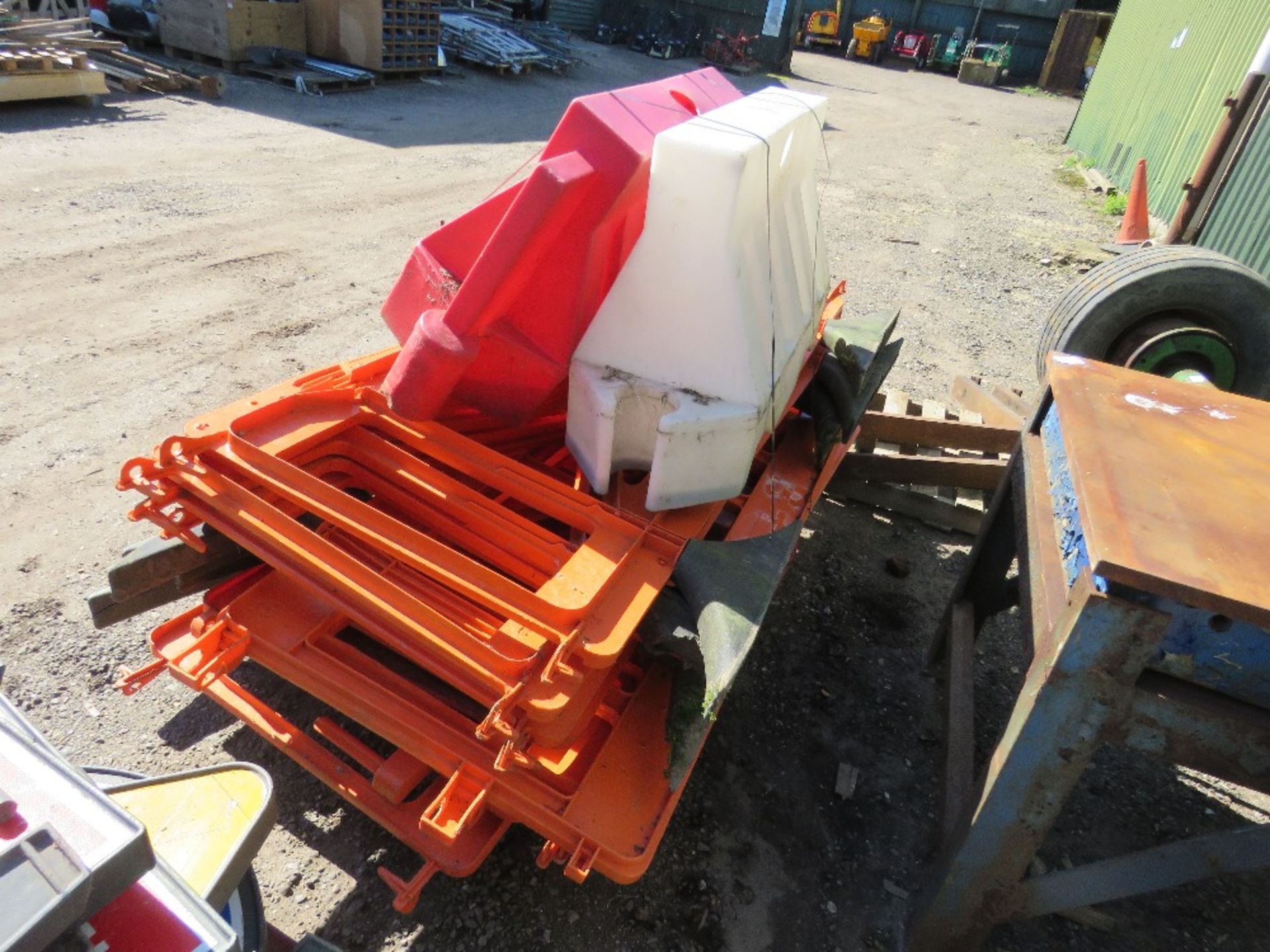 9NO CHAPTER 8 PLASTIC BARRIERS PLUS 2NO WATER FILLED BARRIERS. THIS LOT IS SOLD UNDER THE AUCTION - Image 3 of 4