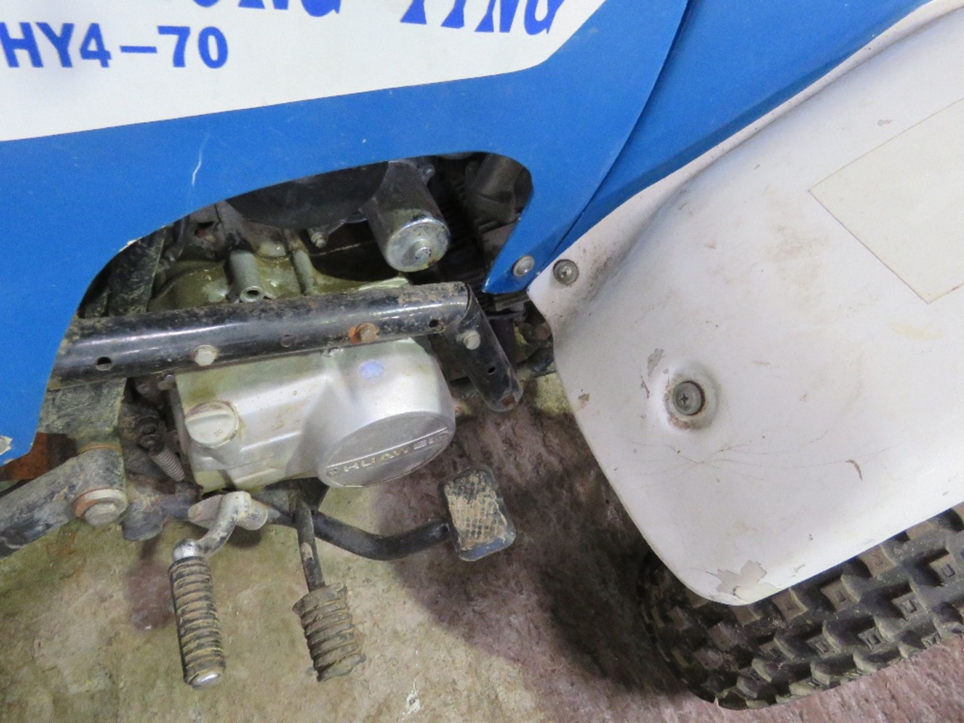 PETROL ENGINED 2WD QUAD BIKE, WHEN TESTED WAS SEEN TO RUN AND DRIVE..UNUSED FOR SOME TIME SO WOULD B - Image 5 of 8
