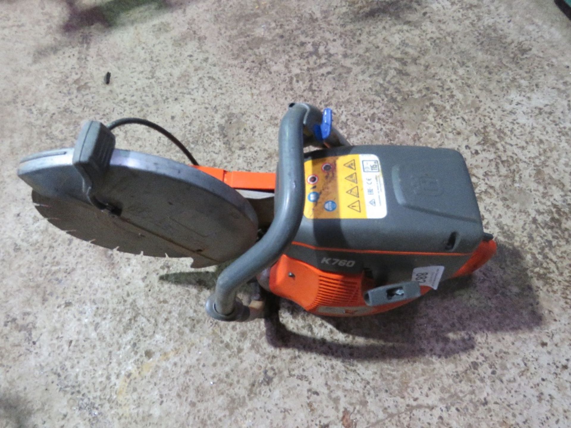 HUSQVARNA K760 PETROL ENGINED CUT OFF SAW WITH A BLADE. THIS LOT IS SOLD UNDER THE AUCTIONEERS MA - Image 4 of 4