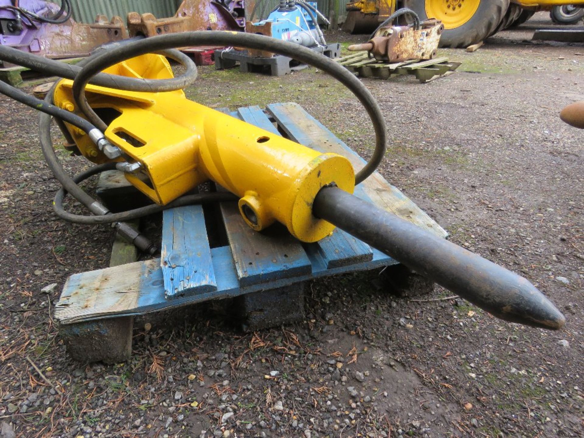 ARROWHEAD S75 EXCAVATOR MOUNTED BREAKER, LATER TYPE UNIT, ON 45MM PINS. SUITABLE FOR 5-8TONNE MACHI - Image 3 of 5