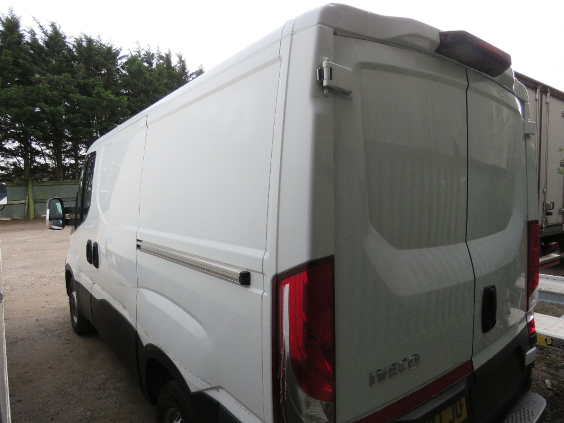 IVECO 35-120 PANEL VAN REG:LX17 LJV NON RUNNER . 183,085 REC MILES. WITH KEY ....NON RUNNER... - Image 9 of 15