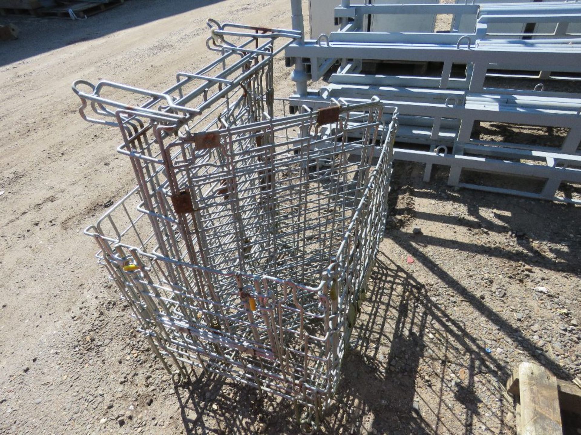 2 X MESH SIDED PALLET CAGES. THIS LOT IS SOLD UNDER THE AUCTIONEERS MARGIN SCHEME, THEREFORE NO - Image 5 of 5