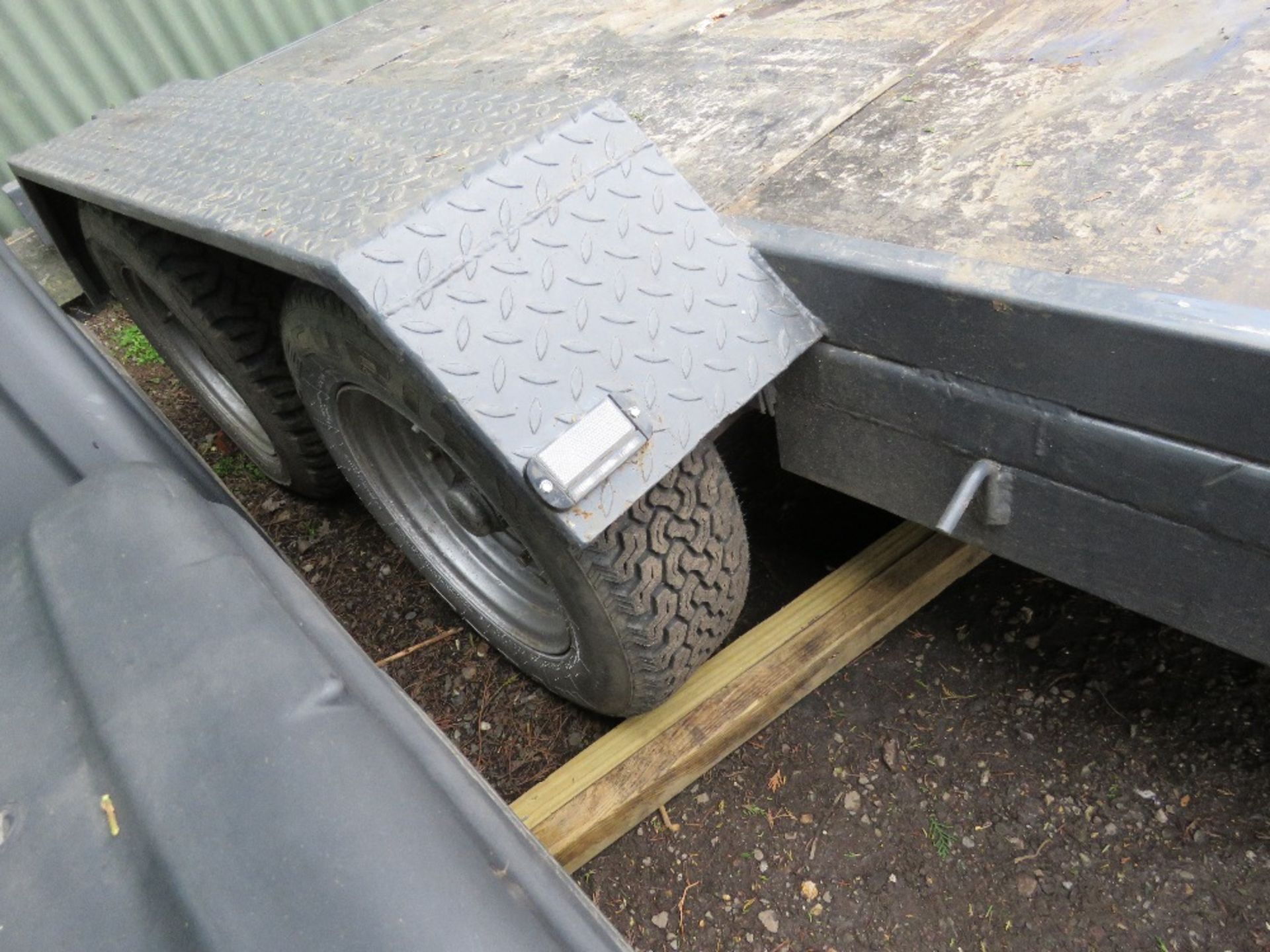 HEAVY DUTY TWIN AXLED PLANT TRAILER: 1.7M X 3M BED APPROX PLUS RAMP STORAGE FRAME ON THE FRONT. 1.7M - Image 6 of 13