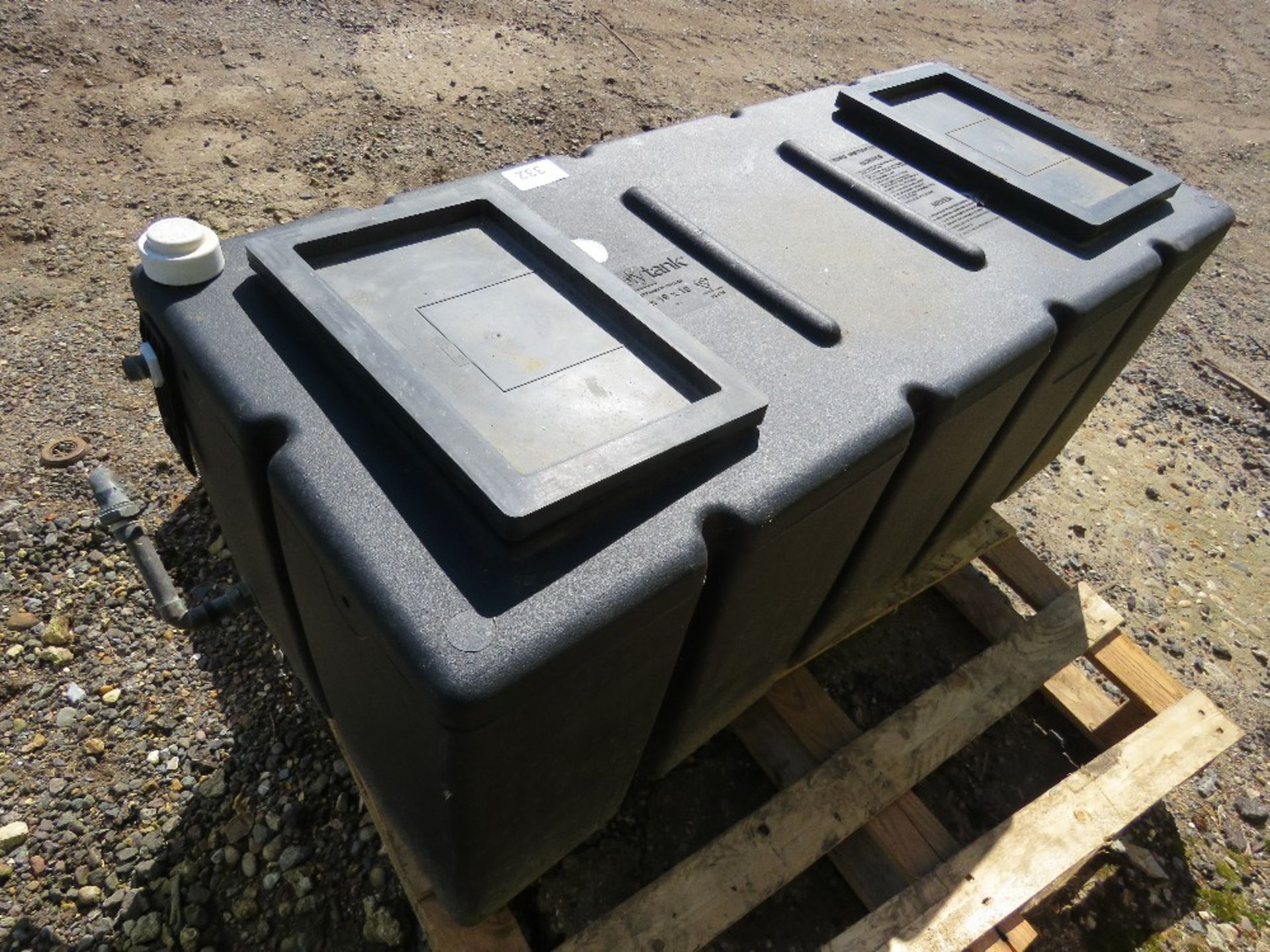 BLACK PLASTIC WATER TANK: 46X19X19" APPROX. THIS LOT IS SOLD UNDER THE AUCTIONEERS MARGIN SCHEME - Image 3 of 5