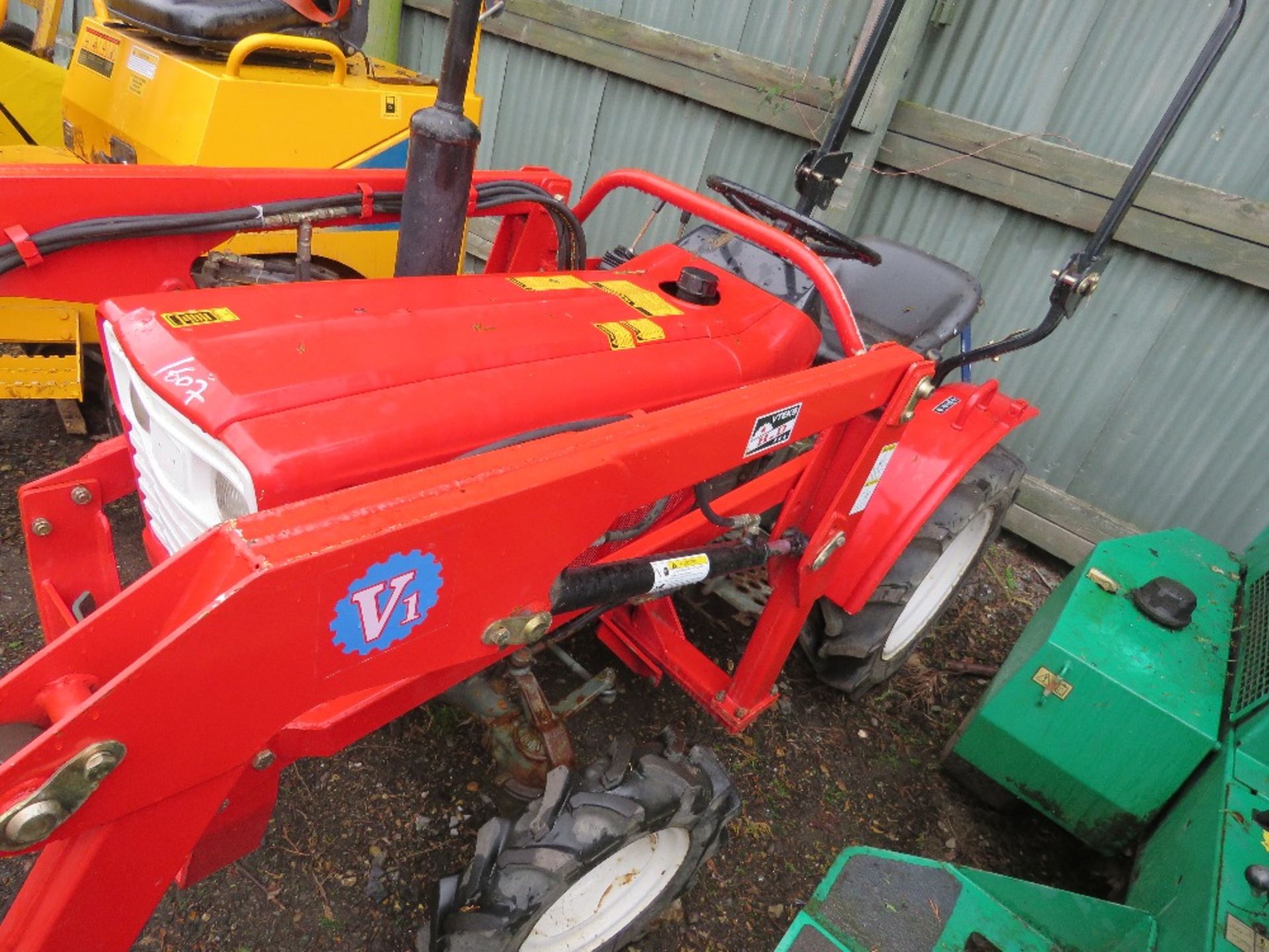 YANMAR YM1510D 4WD COMPACT TRACTOR WITH V1 FOREND LOADER PLUS A BALL HITCH TRAILER FRAME. SHOWING 22 - Image 3 of 6