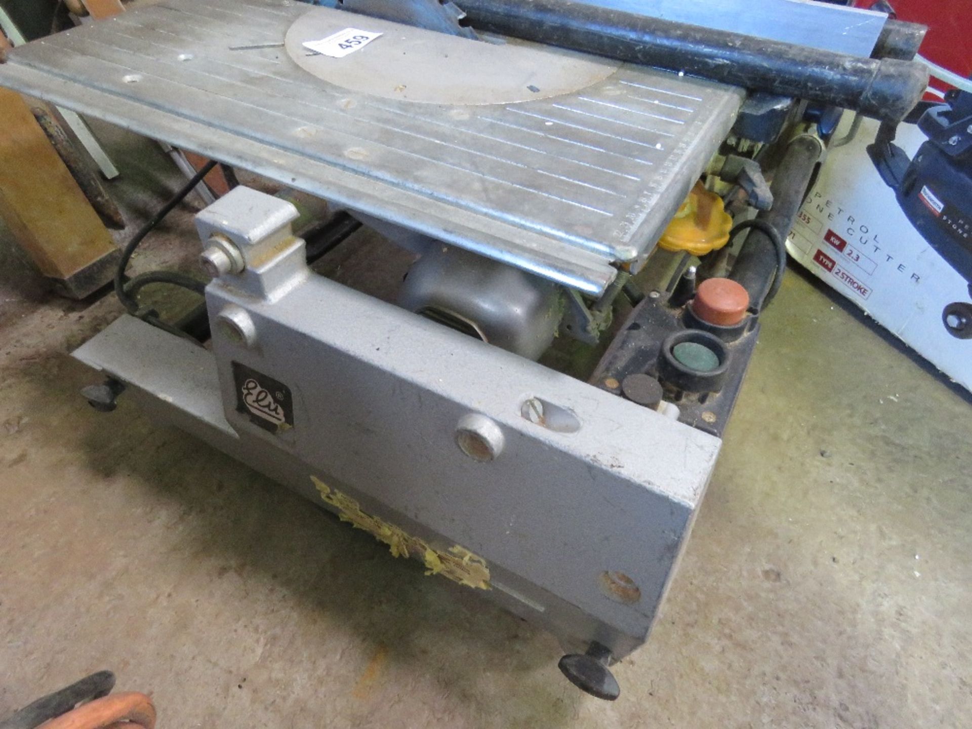 ELU 110VOLT SAWBENCH WITH LEGS. THIS LOT IS SOLD UNDER THE AUCTIONEERS MARGIN SCHEME, THEREFORE N - Image 2 of 5