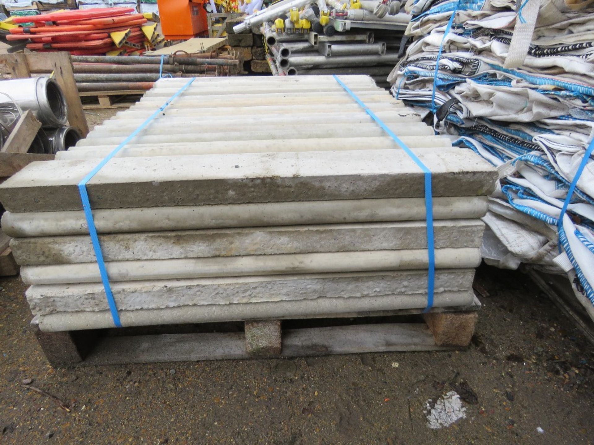 PALLET CONTAINING 44NO BULL NOSED CONCRETE EDGING KERBS, 36" X 6" X 2" APPROX. - Image 3 of 6