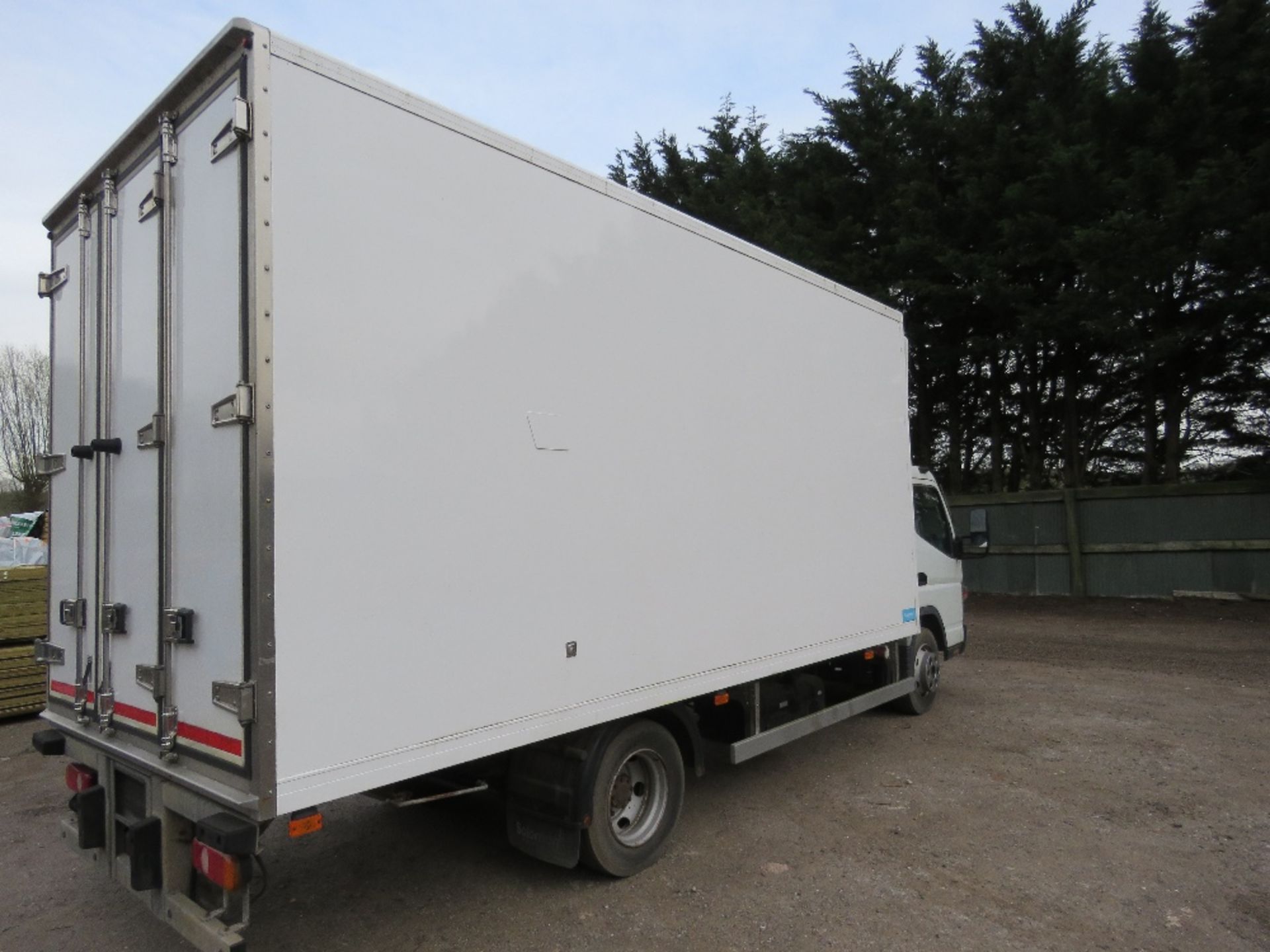 MITSUBISHI FUSO CANTER 7C15 FRIDGE LORRY REG: GJ13 KZP. 271,262 REC KMS. CARRIER FRIDGE UNIT. 17FT L - Image 4 of 16