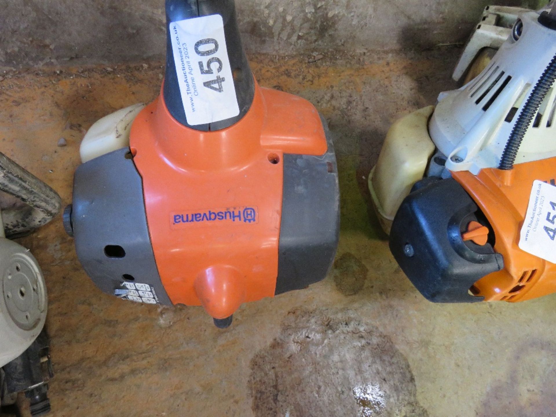 HUSQVARNA PETROL STRIMMER. THIS LOT IS SOLD UNDER THE AUCTIONEERS MARGIN SCHEME, THEREFORE NO VAT - Image 3 of 4