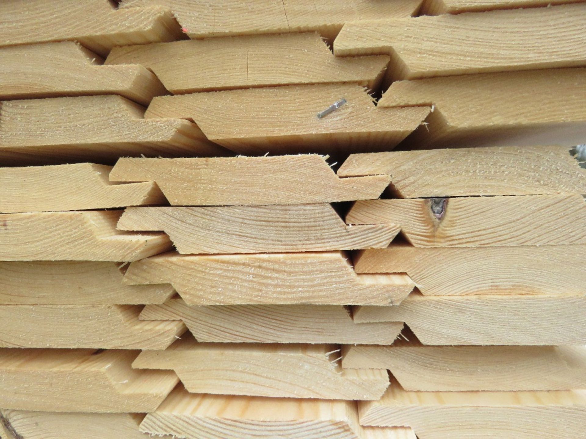 3 X PACKS OF UNTREATED SHIPLAP TYPE "Z" BOARD TIMBER FENCE CLADDING BOARDS: 100MM WIDTH @ 1.7M LENGT - Image 3 of 11