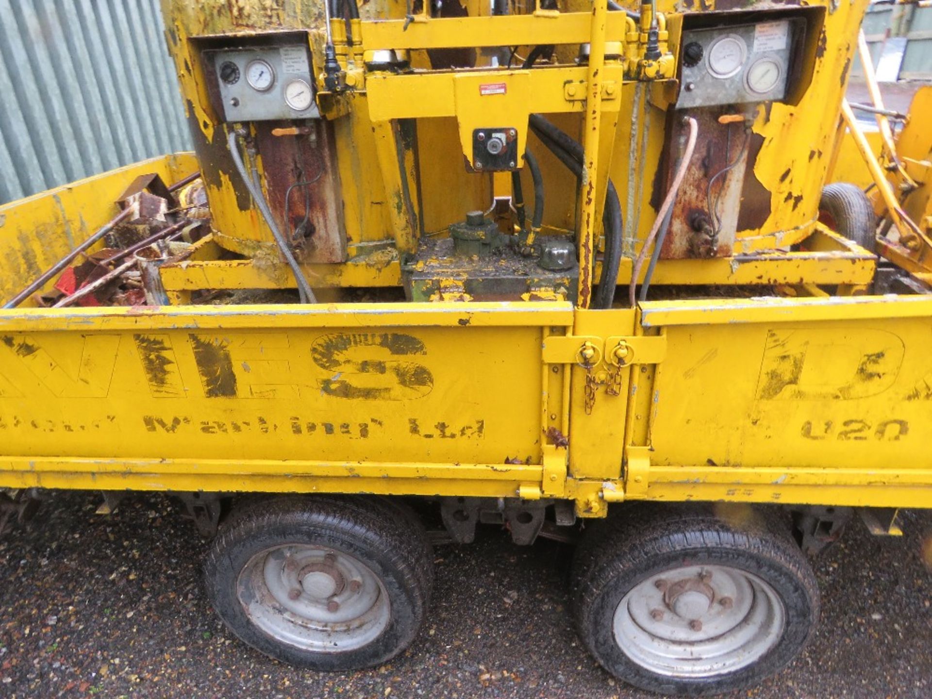 IFOR WILLIAMS LM126G TWIN AXLED TRAILER WITH WJ HORROD TWIN POT WHITE LINING EQUIPMENT PLUS BARROW, - Image 10 of 16