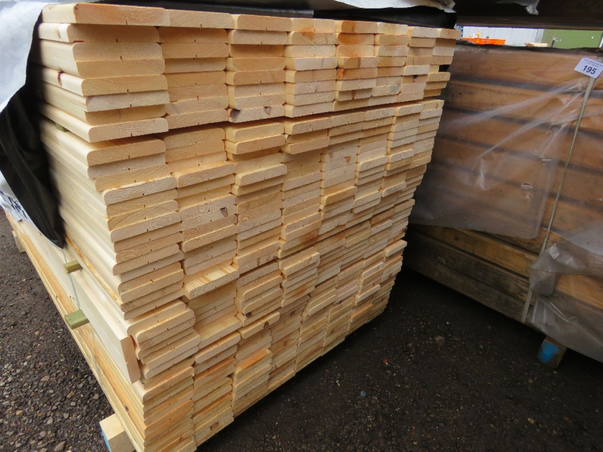 EXTRA LARGE PACK OF UNTREATED FENCE PANEL CAPPING TIMBER BOARDS:120MM X 20MM @ 1.88M LENGTH APPROX. - Image 2 of 3