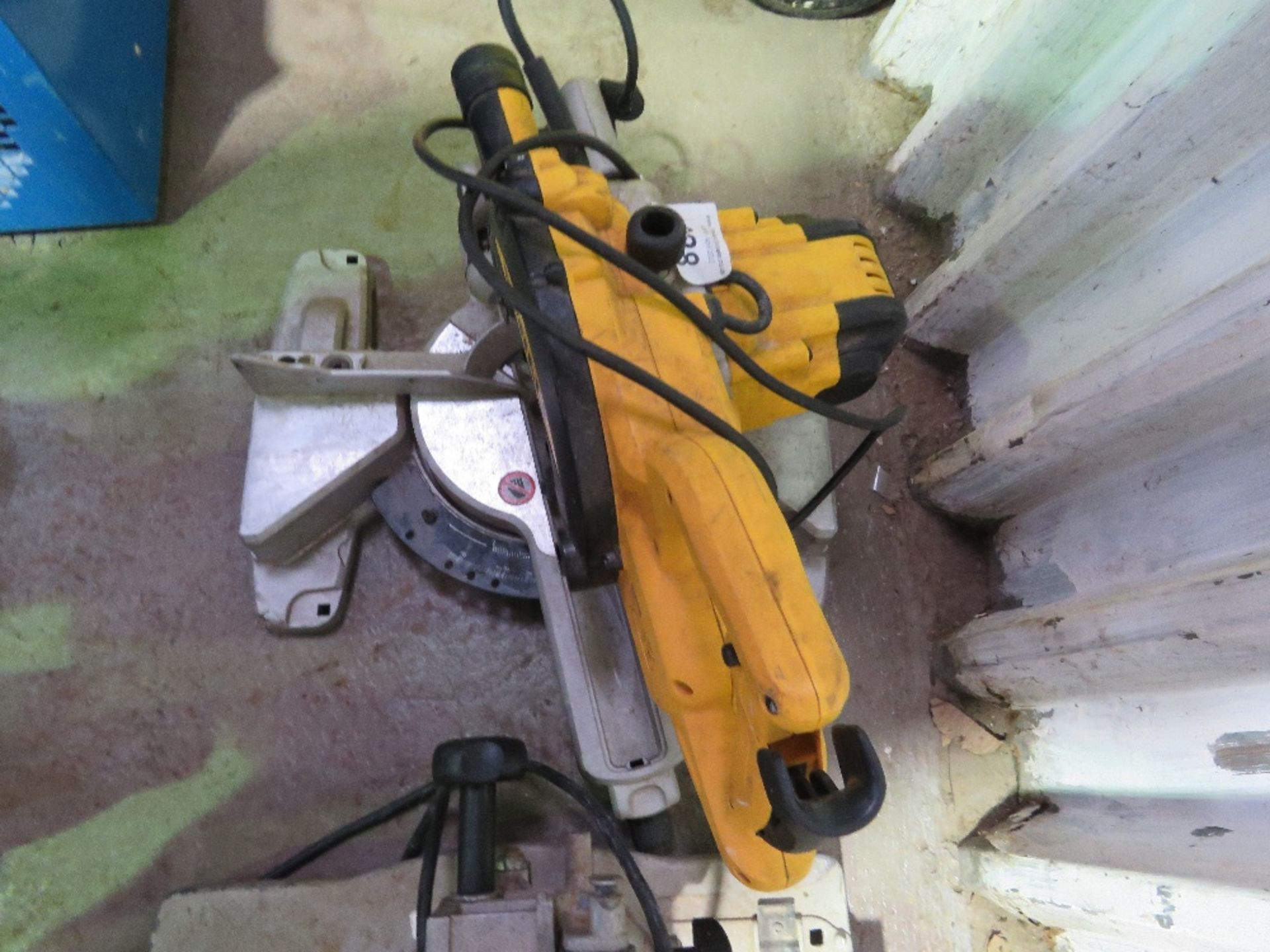 DEWALT 240VOLT MITRE SAW. THIS LOT IS SOLD UNDER THE AUCTIONEERS MARGIN SCHEME, THEREFORE NO VAT - Image 3 of 3