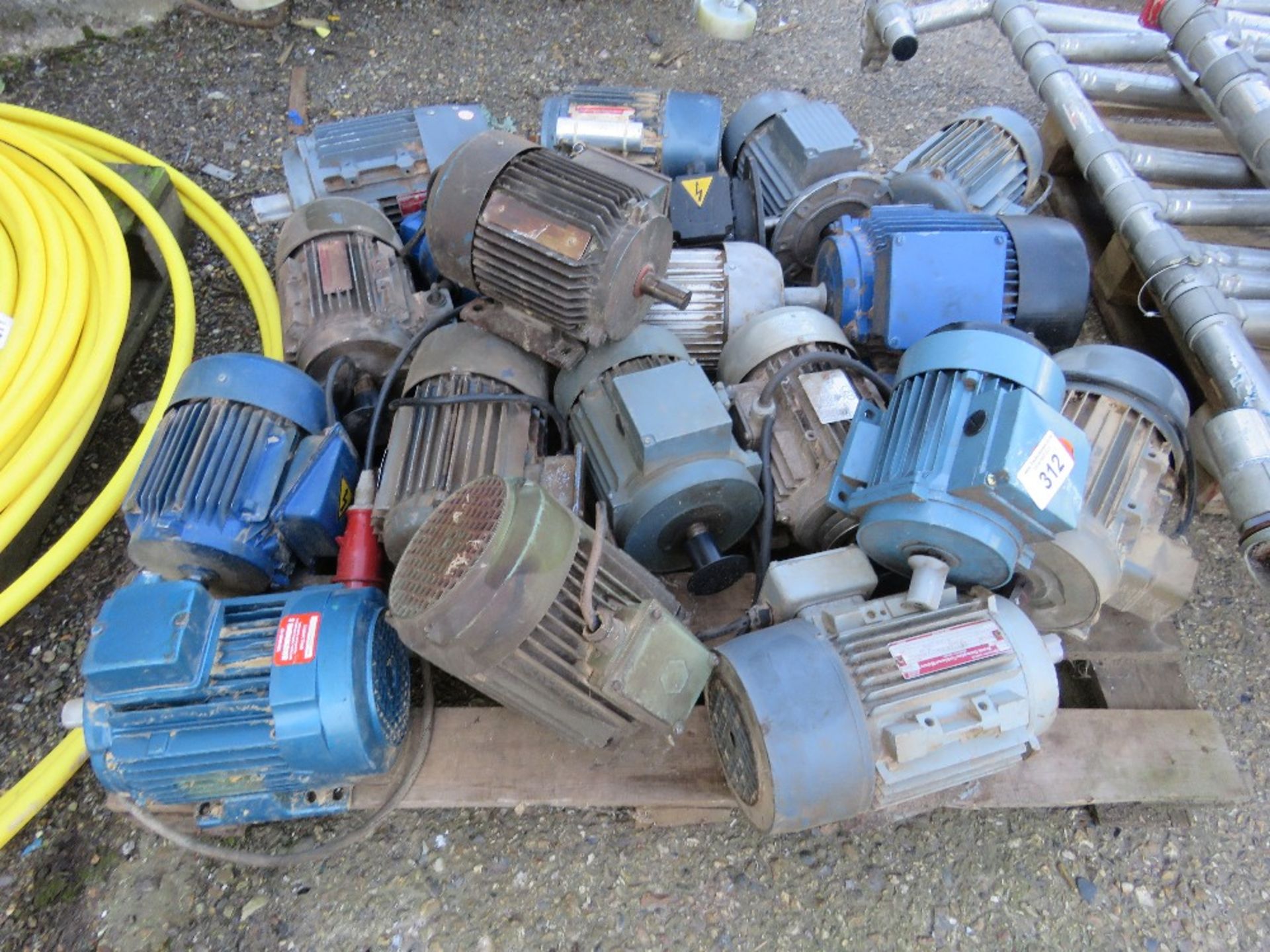 PALLET CONTAINING 19NO ELECTRIC MOTORS, BELIEVED TO HAVE BEEN WORKING WHEN REMOVED. - Image 3 of 4