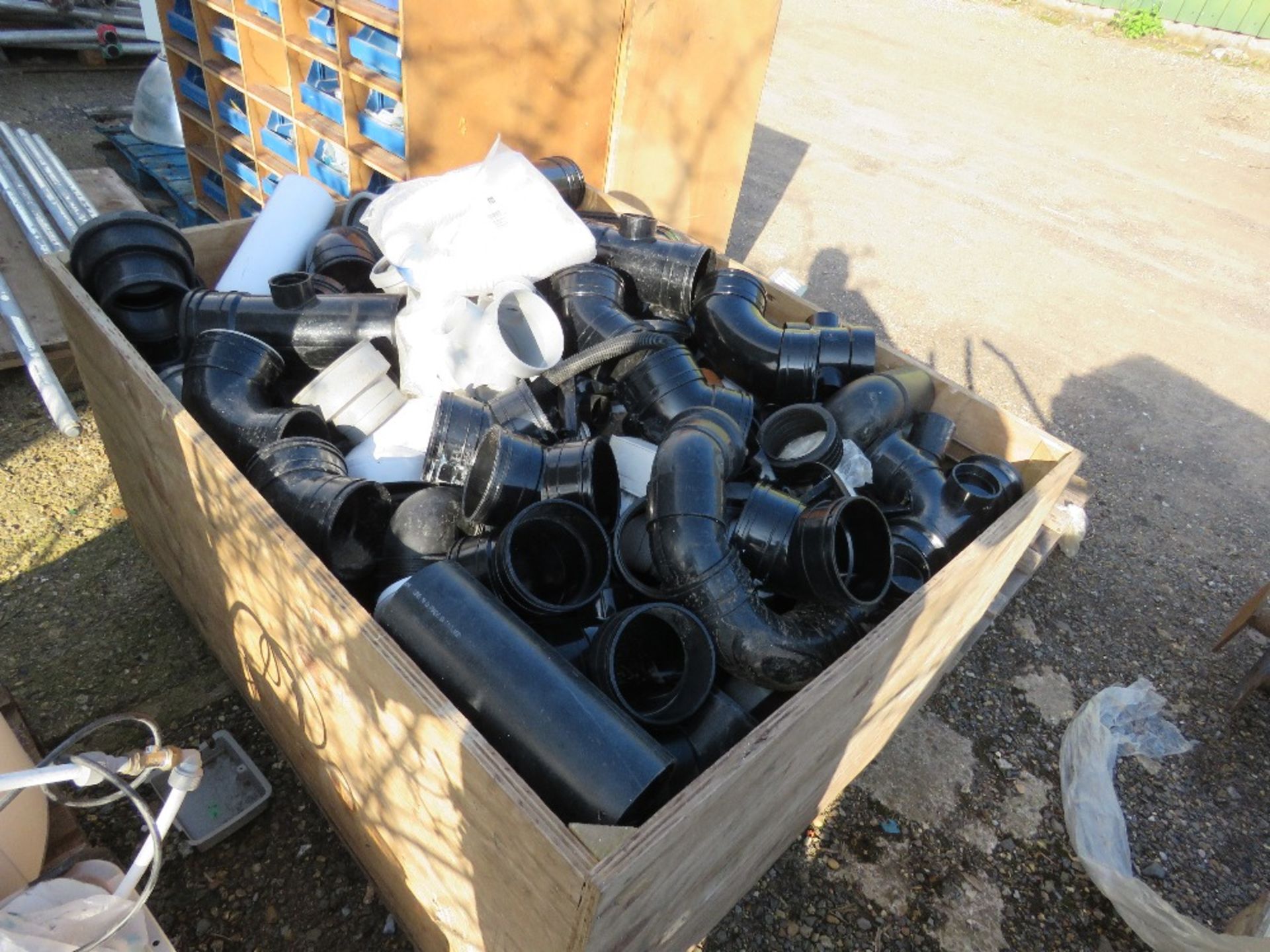 LARGE STILLAGE OF ASSORTED DRAINAGE PIPE FITTINGS. THIS LOT IS SOLD UNDER THE AUCTIONEERS MARGIN - Image 2 of 3