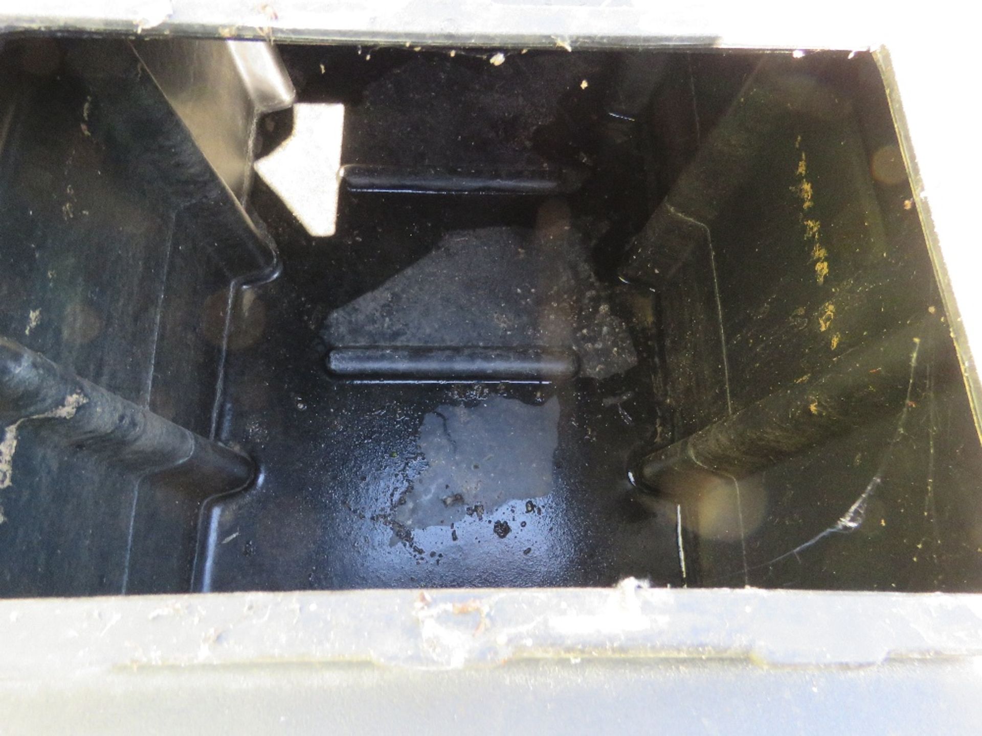 BLACK PLASTIC WATER TANK: 46X19X19" APPROX. THIS LOT IS SOLD UNDER THE AUCTIONEERS MARGIN SCHEME - Image 5 of 5