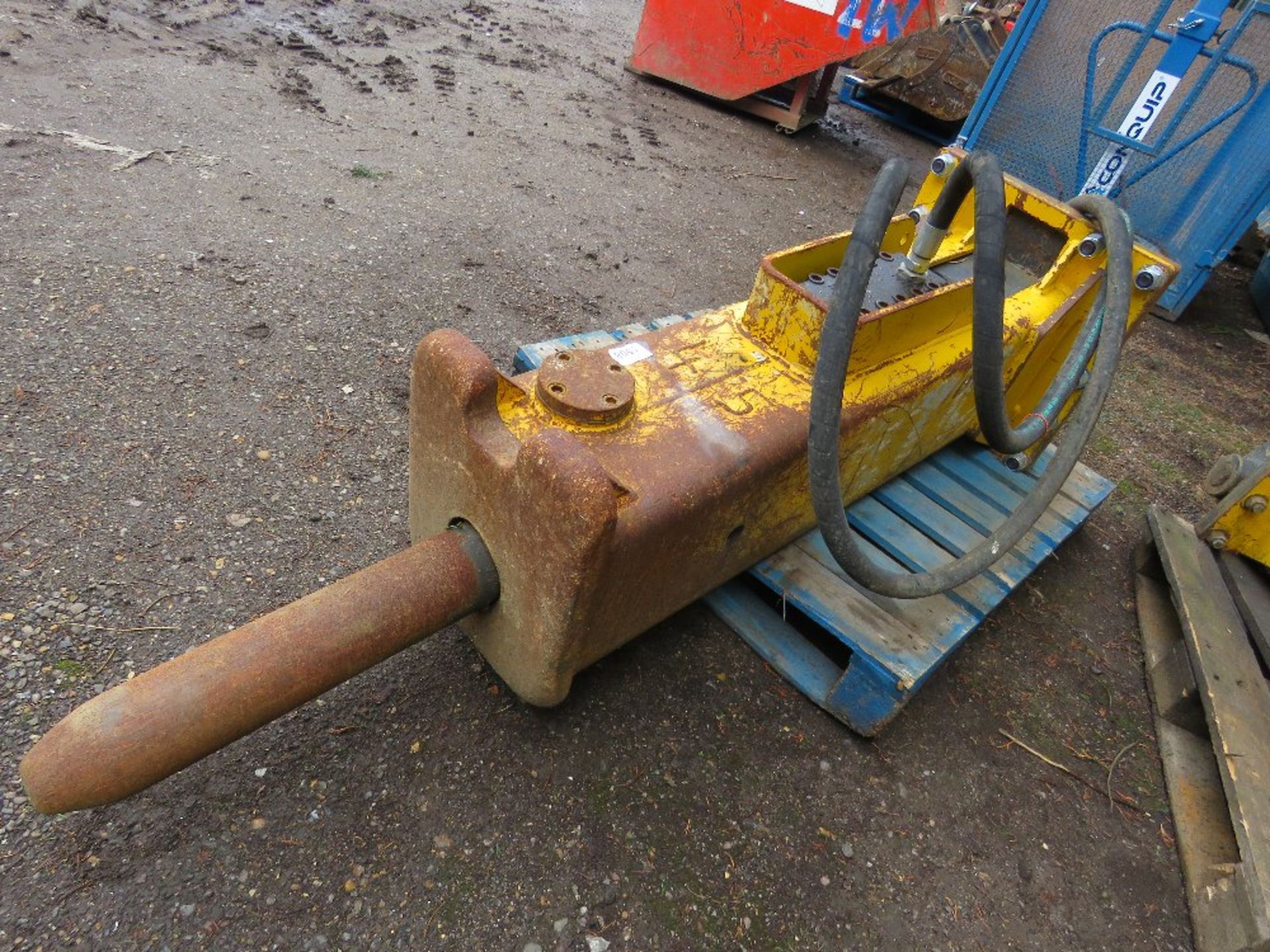 ARROWHEAD S180 HEAVY DUTY EXCAVATOR MOUNTED BREAKER ON 50MM PINS. CHECKED AND REGASSED. - Image 5 of 5