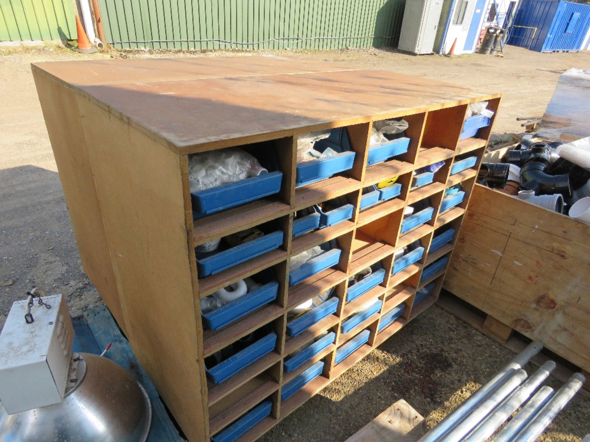 2 X HEAVY DUTY DEEP DRAWER RACKS FULL OF PLUMBING FITTINGS. THIS LOT IS SOLD UNDER THE AUCTIONEER - Image 2 of 6
