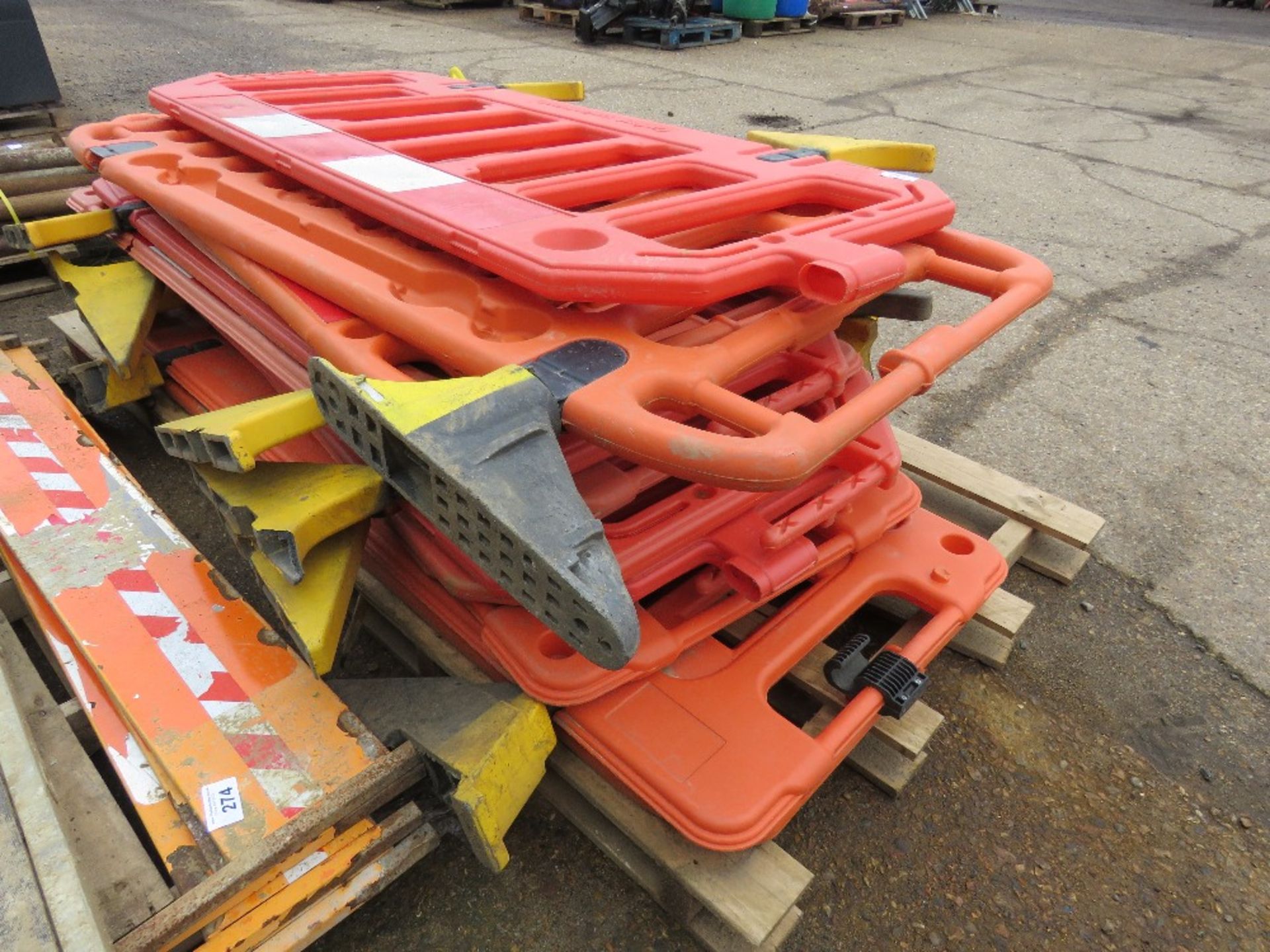 12NO CHAPTER 8 PLASTIC ROAD BARRIERS. THIS LOT IS SOLD UNDER THE AUCTIONEERS MARGIN SCHEME, THERE - Image 2 of 4