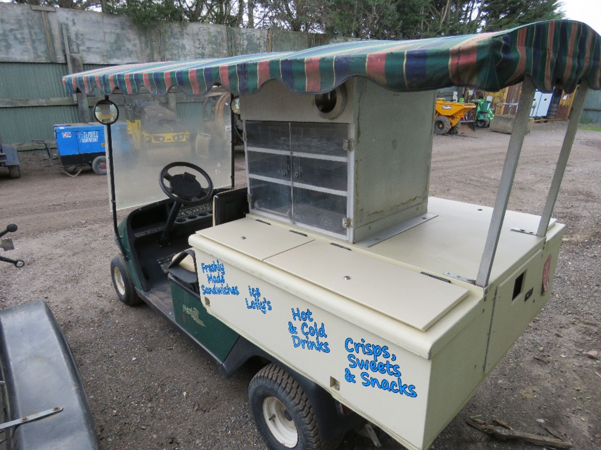 EZGO PETROL ENGINED GOLF BUGGY / CATERING TRUCK. DIRECT FROM FISHING LAKES WHO NO LONGER PROVIDE CAT - Image 5 of 20