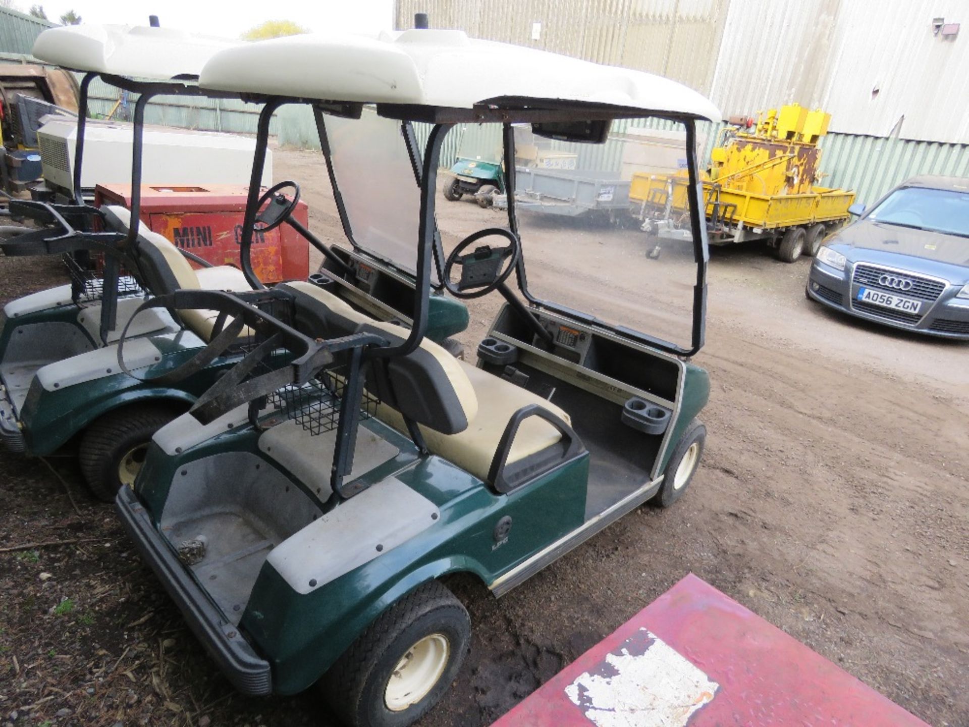 CLUBCAR PETROL ENGINED GOLF CART. BEEN STORED FOR SOME TIME, UNTESTED. - Image 4 of 9