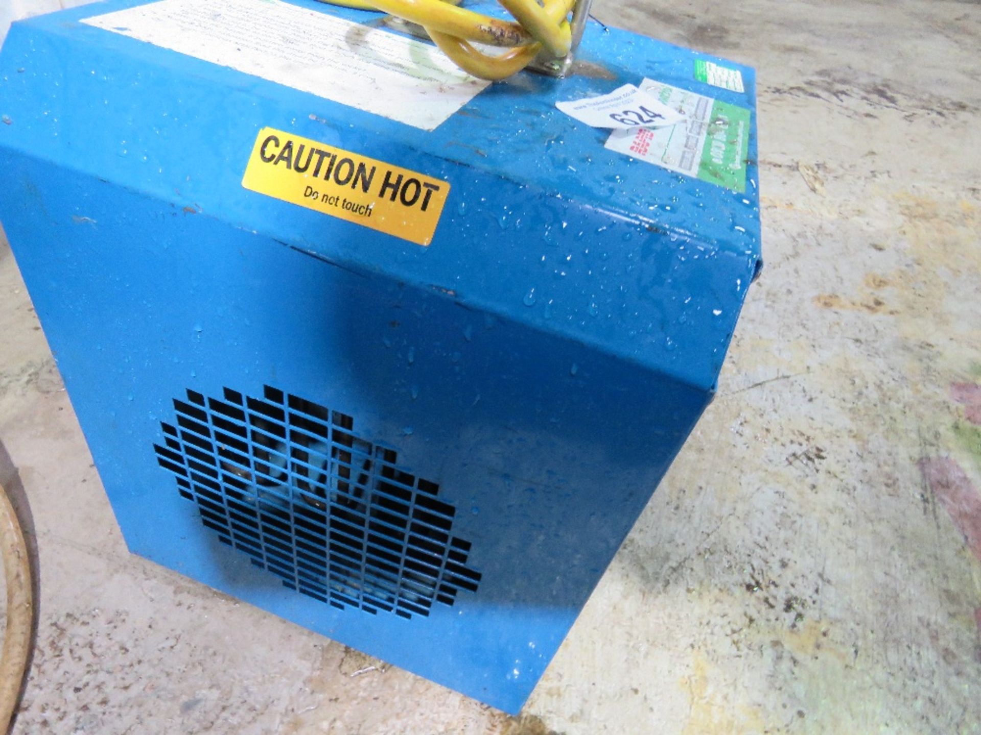 CUBE FAN HEATER, 110VOLT POWERED. THIS LOT IS SOLD UNDER THE AUCTIONEERS MARGIN SCHEME, THEREFORE - Image 2 of 3