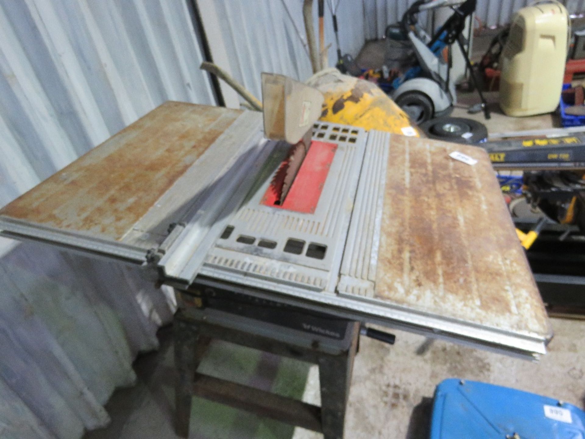 SAWBENCH, 240VOLT POWERED. THIS LOT IS SOLD UNDER THE AUCTIONEERS MARGIN SCHEME, THEREFORE NO VAT W - Image 5 of 6