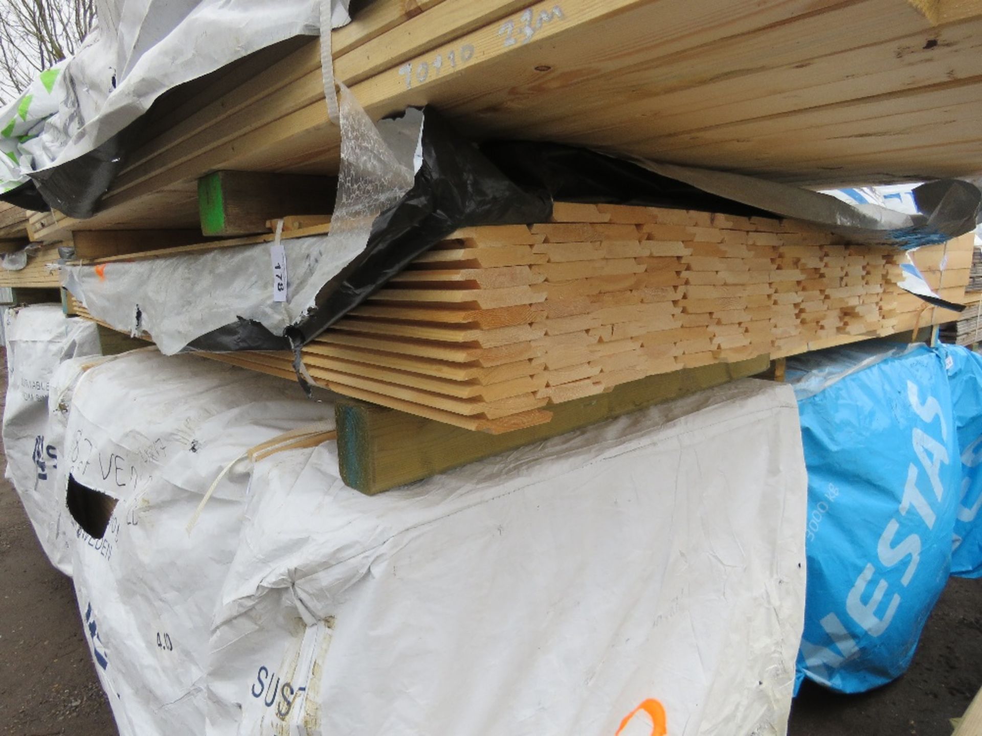 SMALL PACK OF UNTREATED SHIPLAP CLADDING BOARDS: 100MM WIDTH @2.1M LENGTH APPROX.