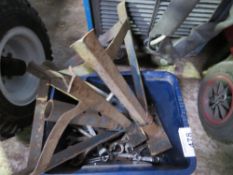 BOX OF ASSORTED SPANNERS PLUS 2 X AXLE STANDS. THIS LOT IS SOLD UNDER THE AUCTIONEERS MARGIN SCHE