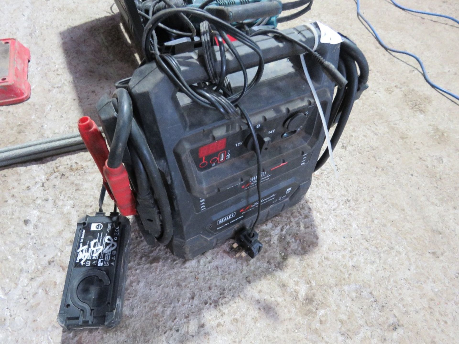 SEALEY HEAVY DUTY JUMP STARTER UNIT. - Bild 3 aus 4