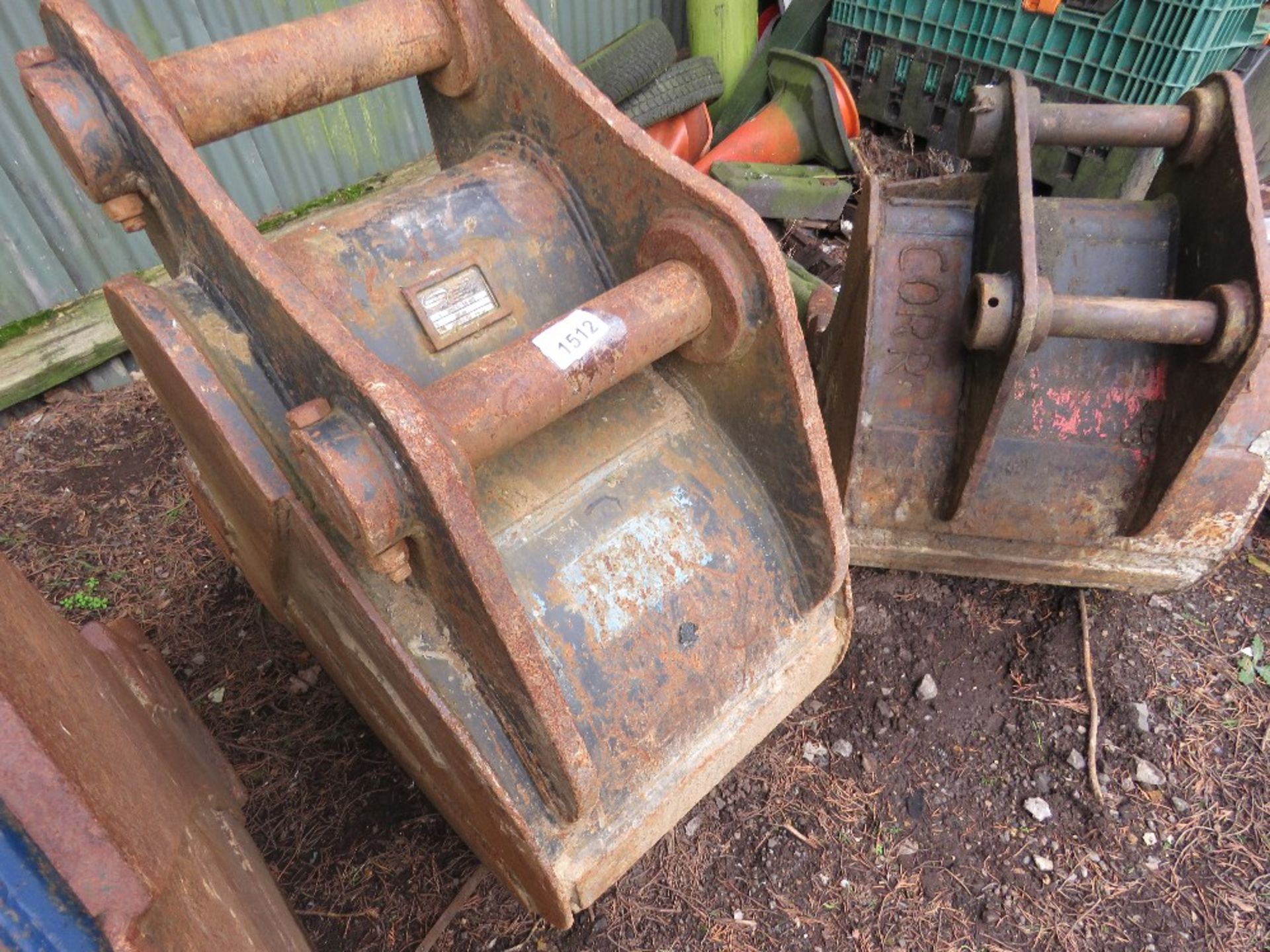 STRICKLAND 600MM WIDTH EXCAVATOR BUCKET ON 80MM PINS, FOR JCB JS 220 EXCAVATOR OR SIMILAR. - Image 2 of 2