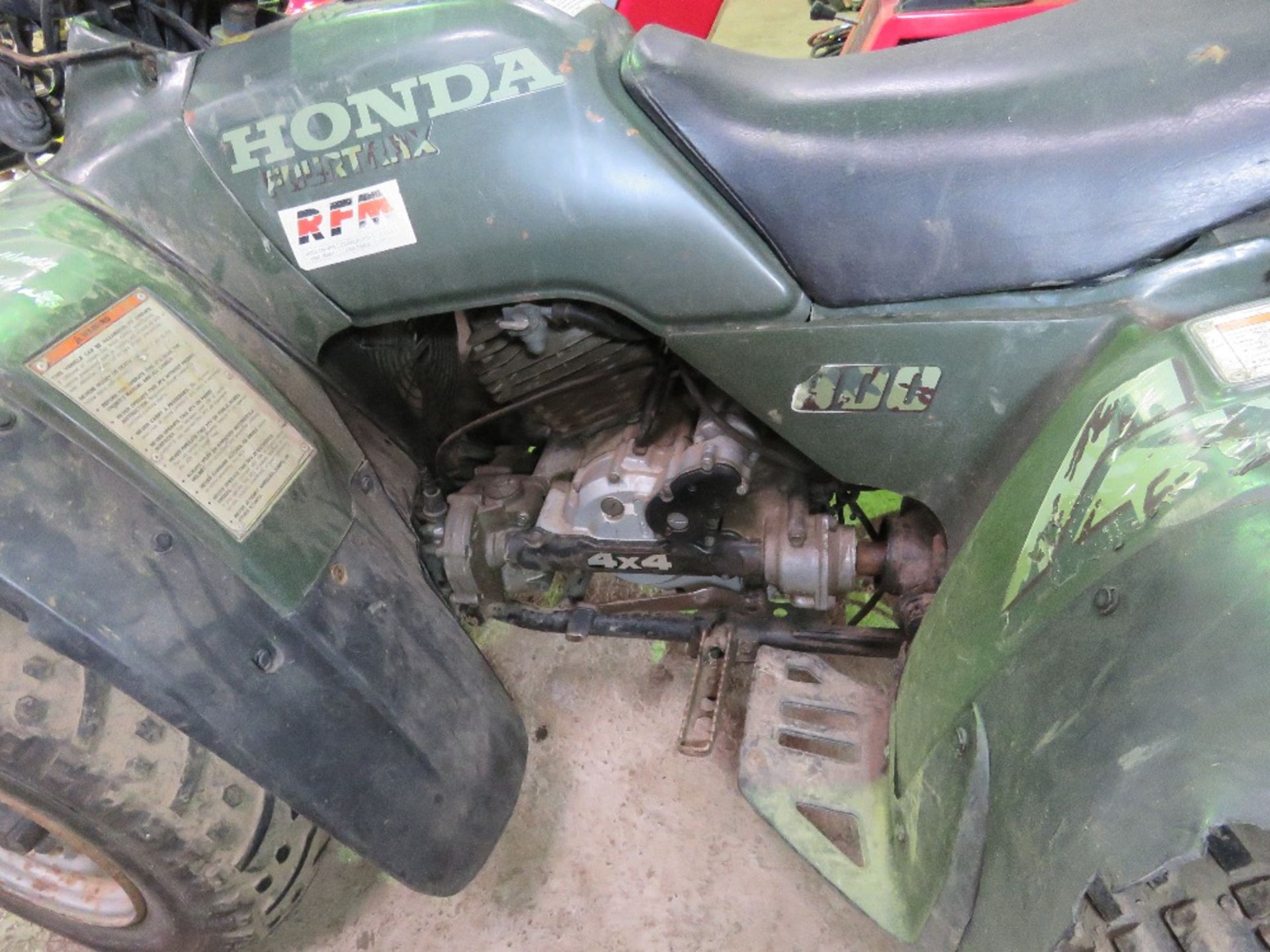 HONDA FOURTRAX 300 PETROL QUAD BIKE, 4WD. WHEN TESTED WAS SEEN TO TURN OVER BUT NOT STARTING...PRES - Image 6 of 10